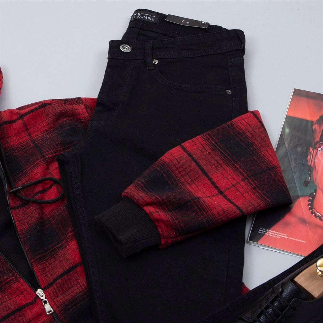 Kapşonlu Ekose Oduncu Gömlek Tişört Pantolon Ayakkabı Kombin