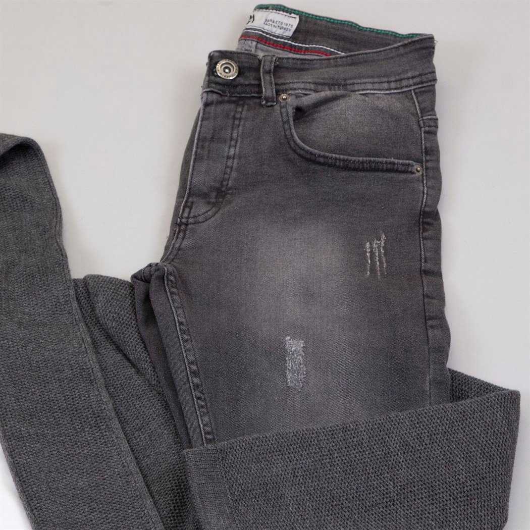 Kapşonlu Füme Hırka Tişört Pantolon Ayakkabı Kombin