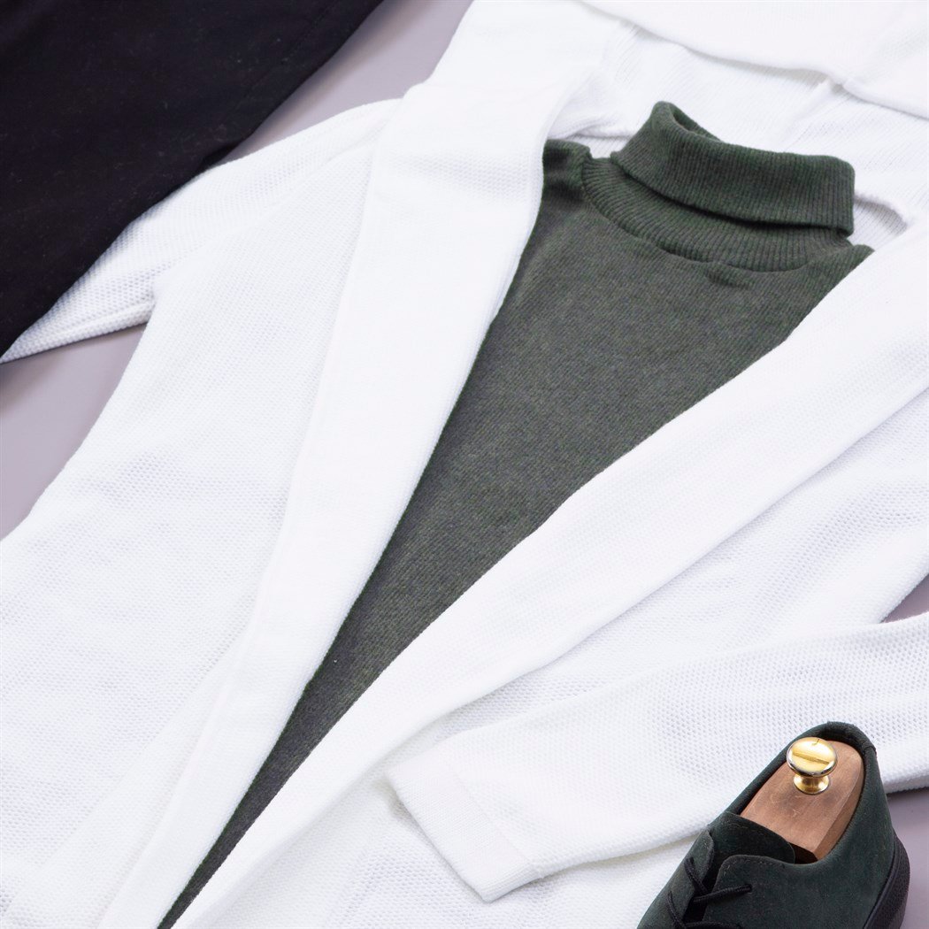 Kapşonlu Hırka Kazak Pantolon Ayakkabı Kombin