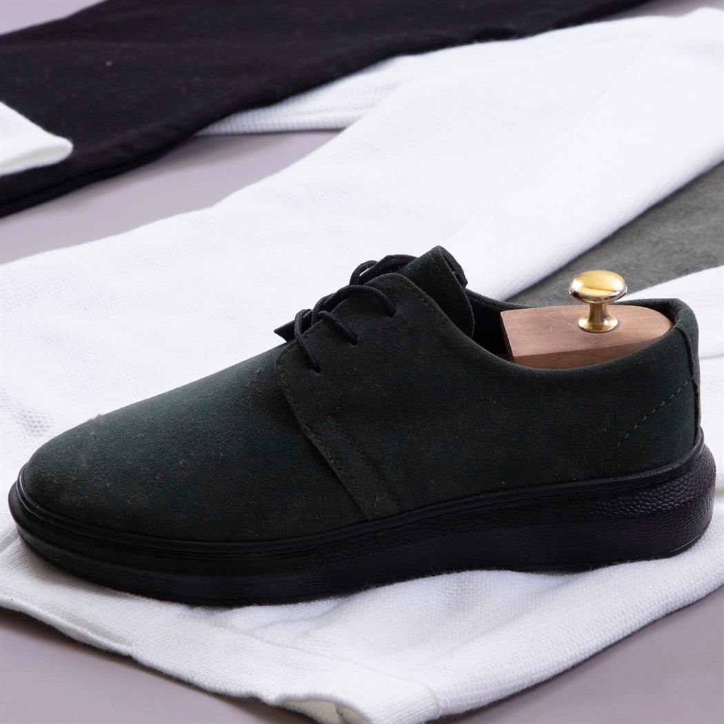 Kapşonlu Hırka Kazak Pantolon Ayakkabı Kombin