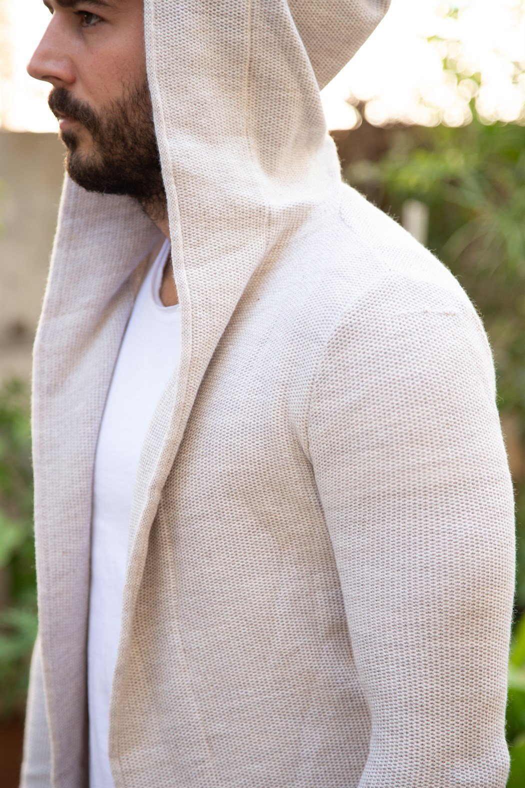 Kapşonlu ince bej örme hırka