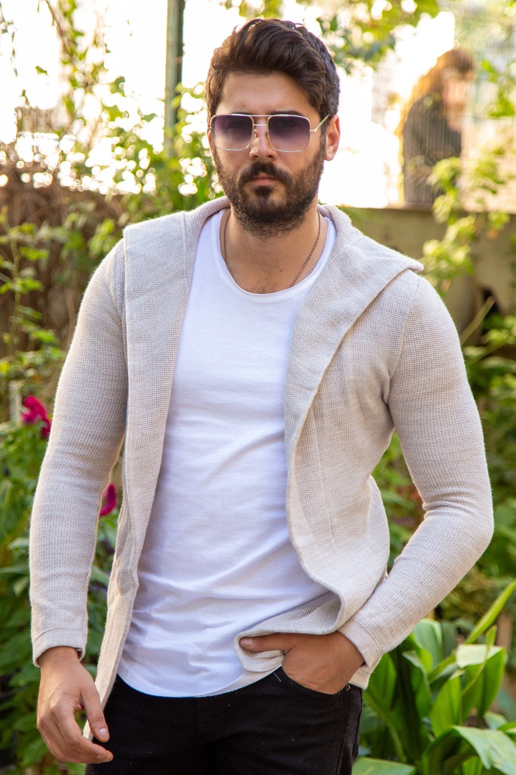 Kapşonlu ince bej örme hırka