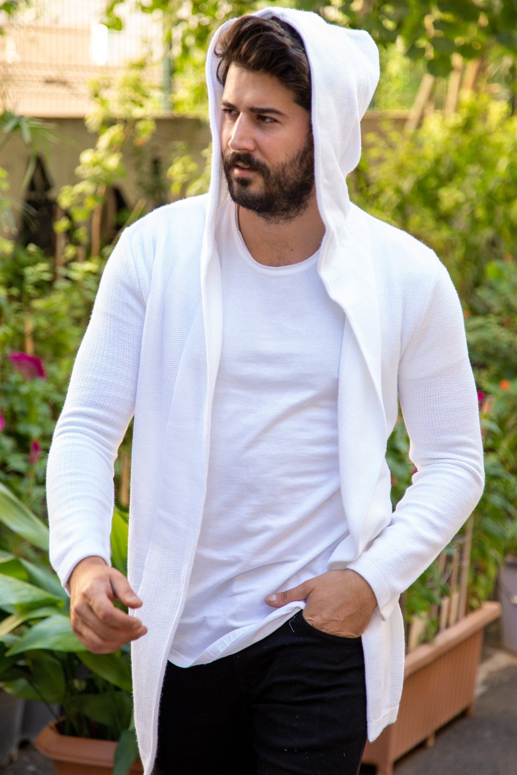 Kapşonlu ince beyaz örme hırka