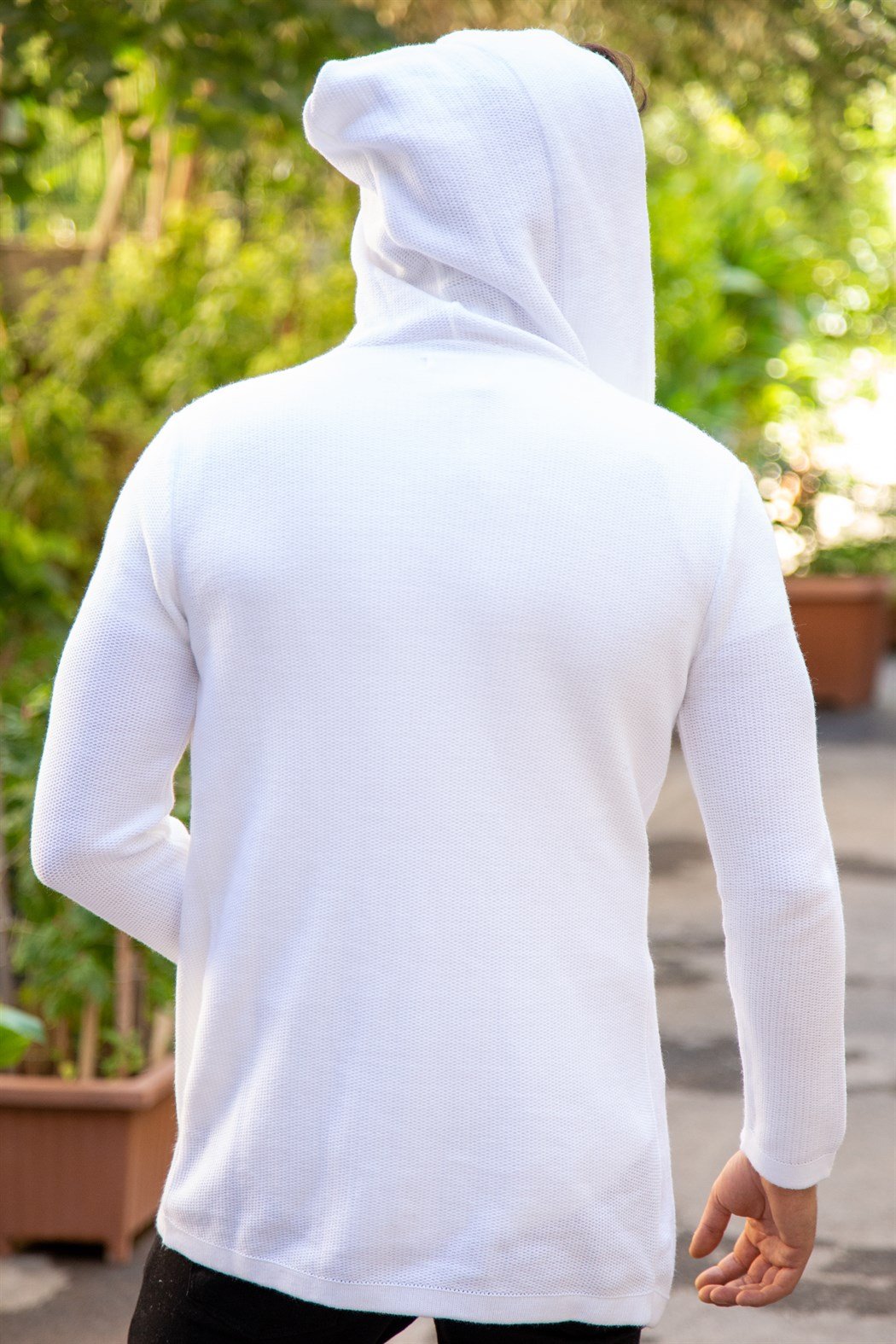 Kapşonlu ince beyaz örme hırka