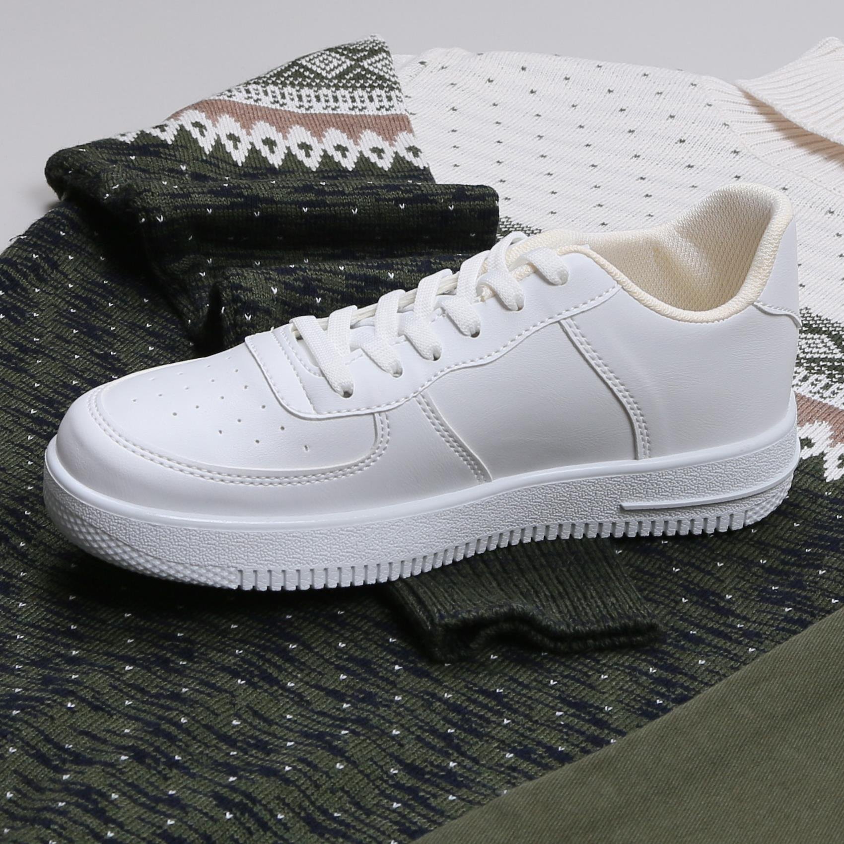 Karışık Desenli Kazak Haki Kot Pantolon Ayakkabı Kombini