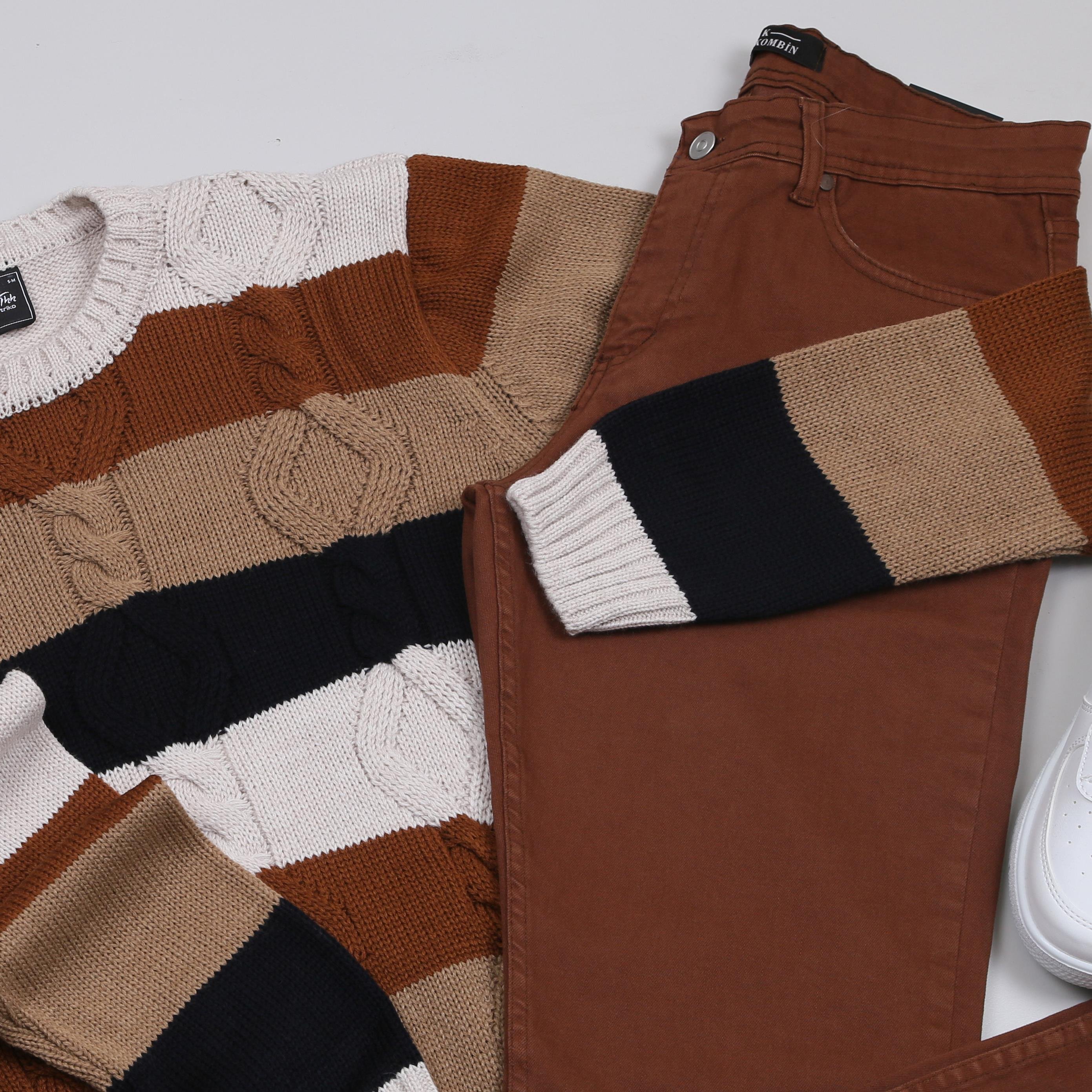 Karışık Desenli Kazak Kahve Kot Pantolon Ayakkabı Kombini