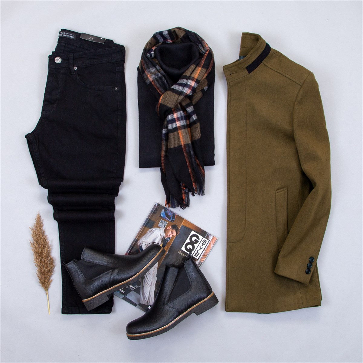 Kaşe Kaban Boğazlı Kazak Pantolon Bot Atkı Kombin