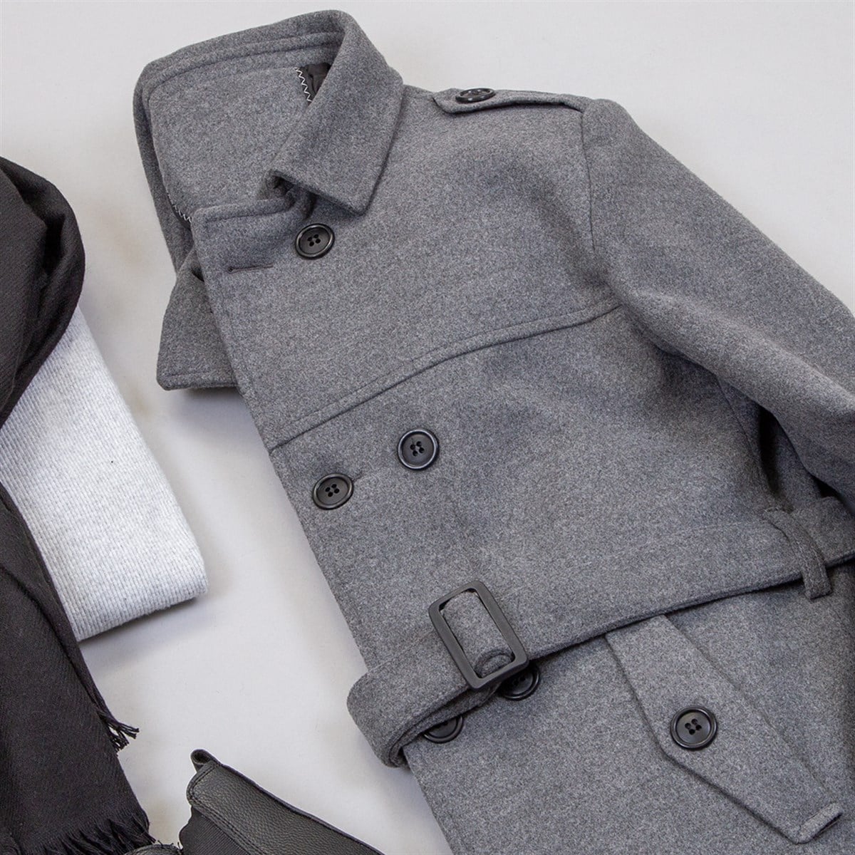 Kemerli Füme Kaşe Kaban Boğazlı Kazak Pantolon Bot Kombin