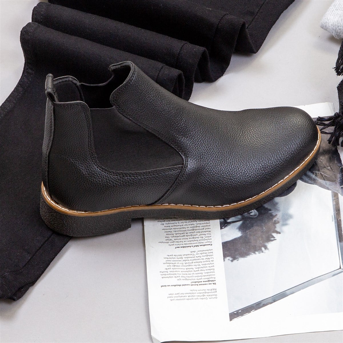 Kemerli Füme Kaşe Kaban Boğazlı Kazak Pantolon Bot Kombin