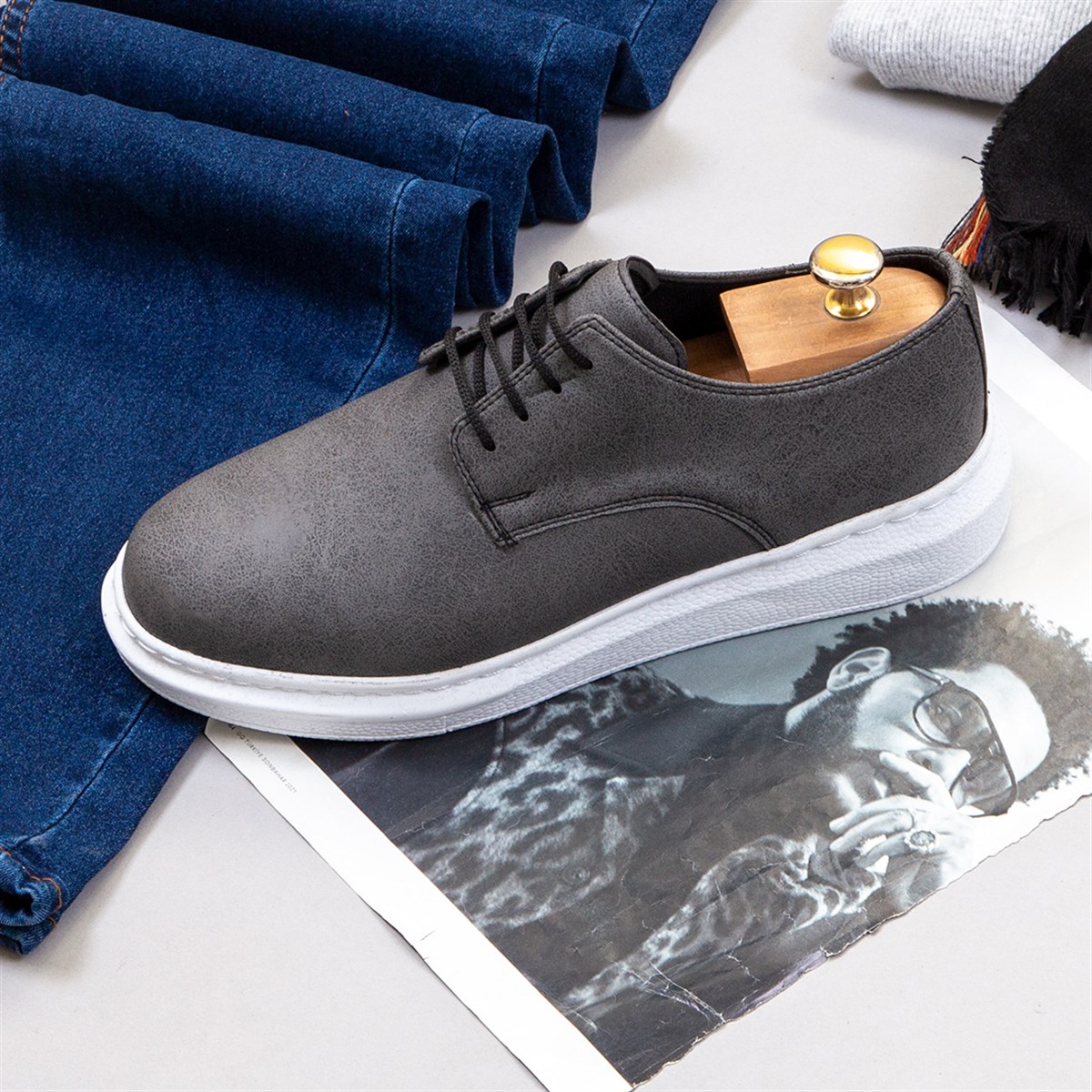 Kemerli Gri Kaşe Kaban Boğazlı Kazak Pantolon Bot Kombin