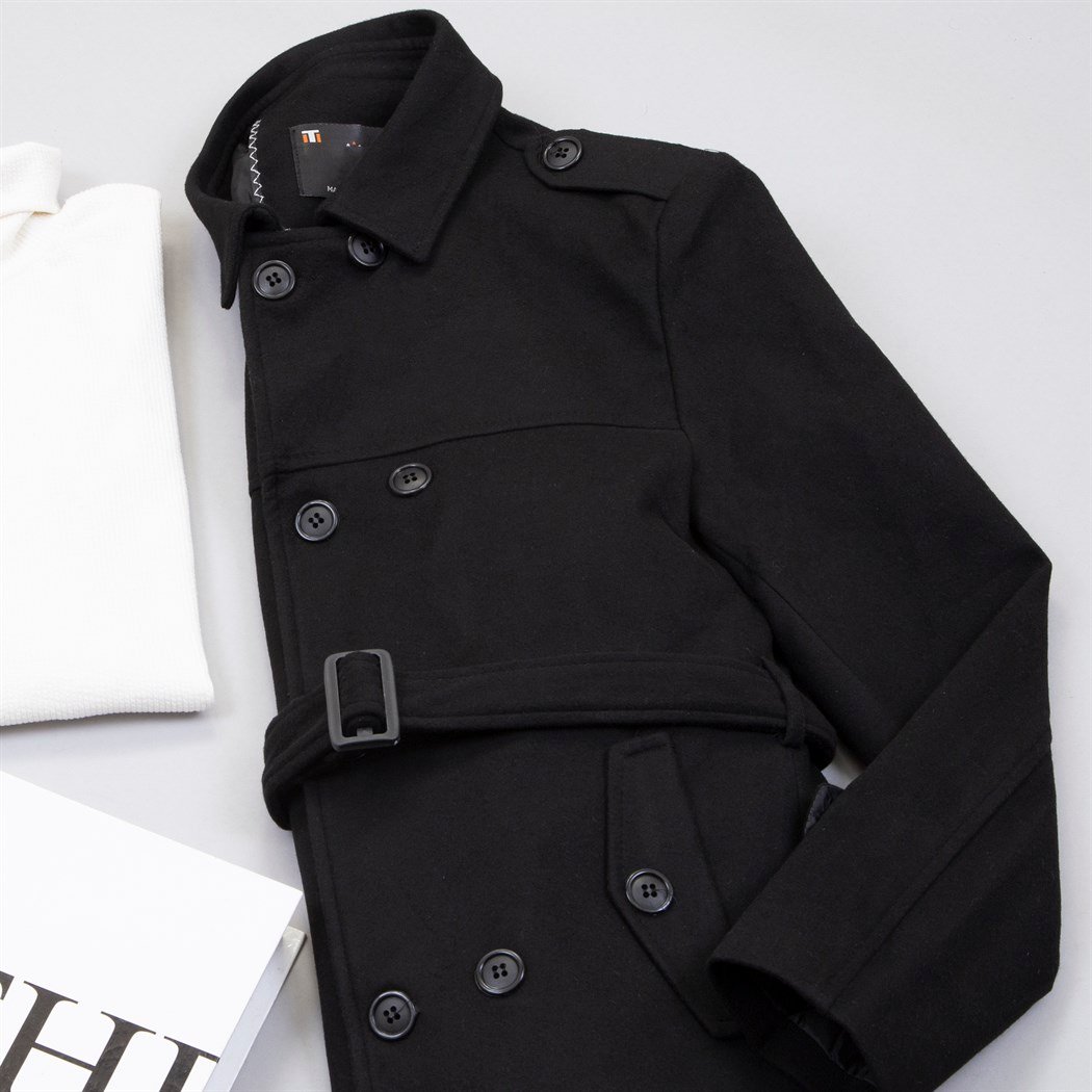 Kemerli Siyah Kaşe Kaban Boğazlı Kazak Pantolon Bot Kombin