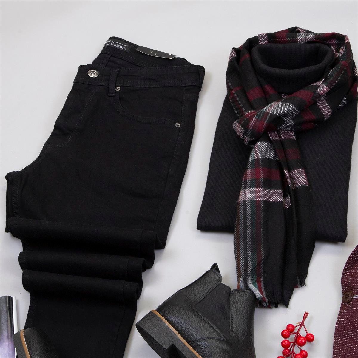 Kırçıllı Bordo Blazer Ceket Kazak Pantolon Bot Kombin