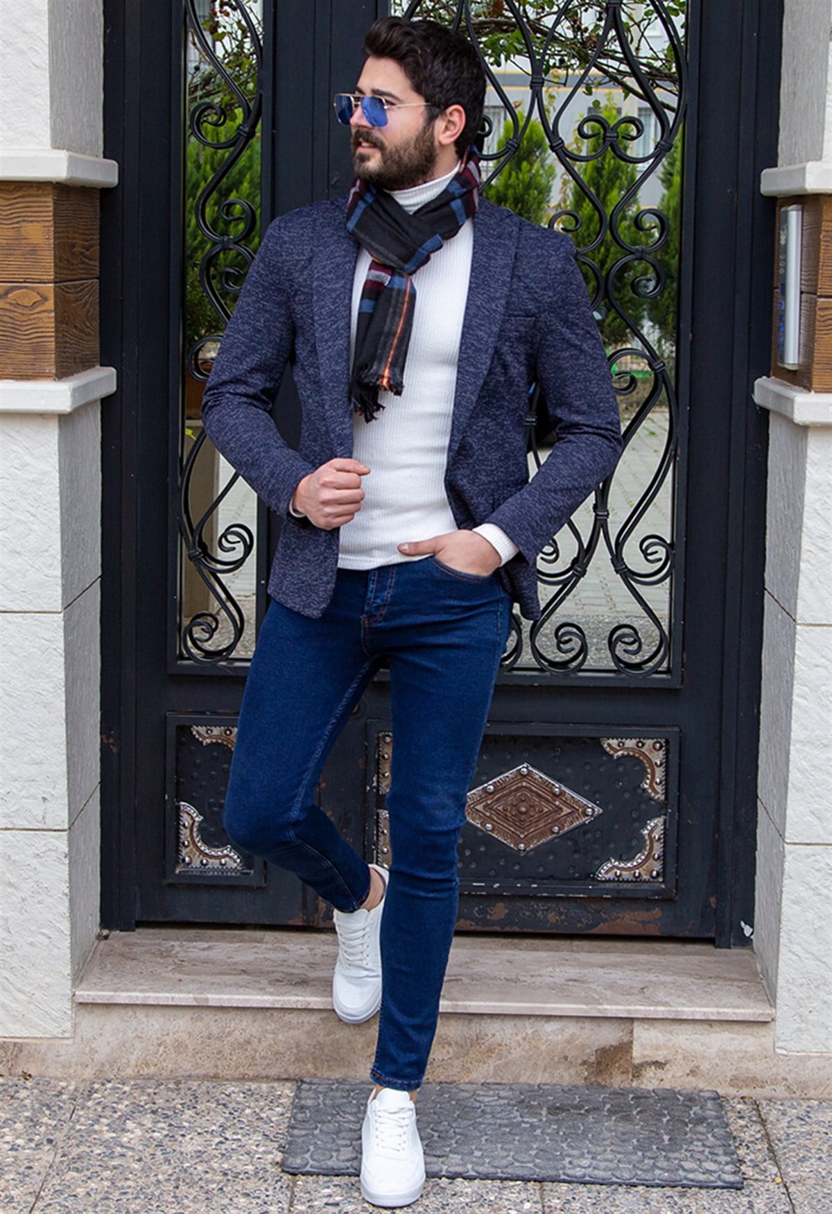 Kırçıllı Lacivert Blazer Ceket Tişört Pantolon Ayakkabı Kombin