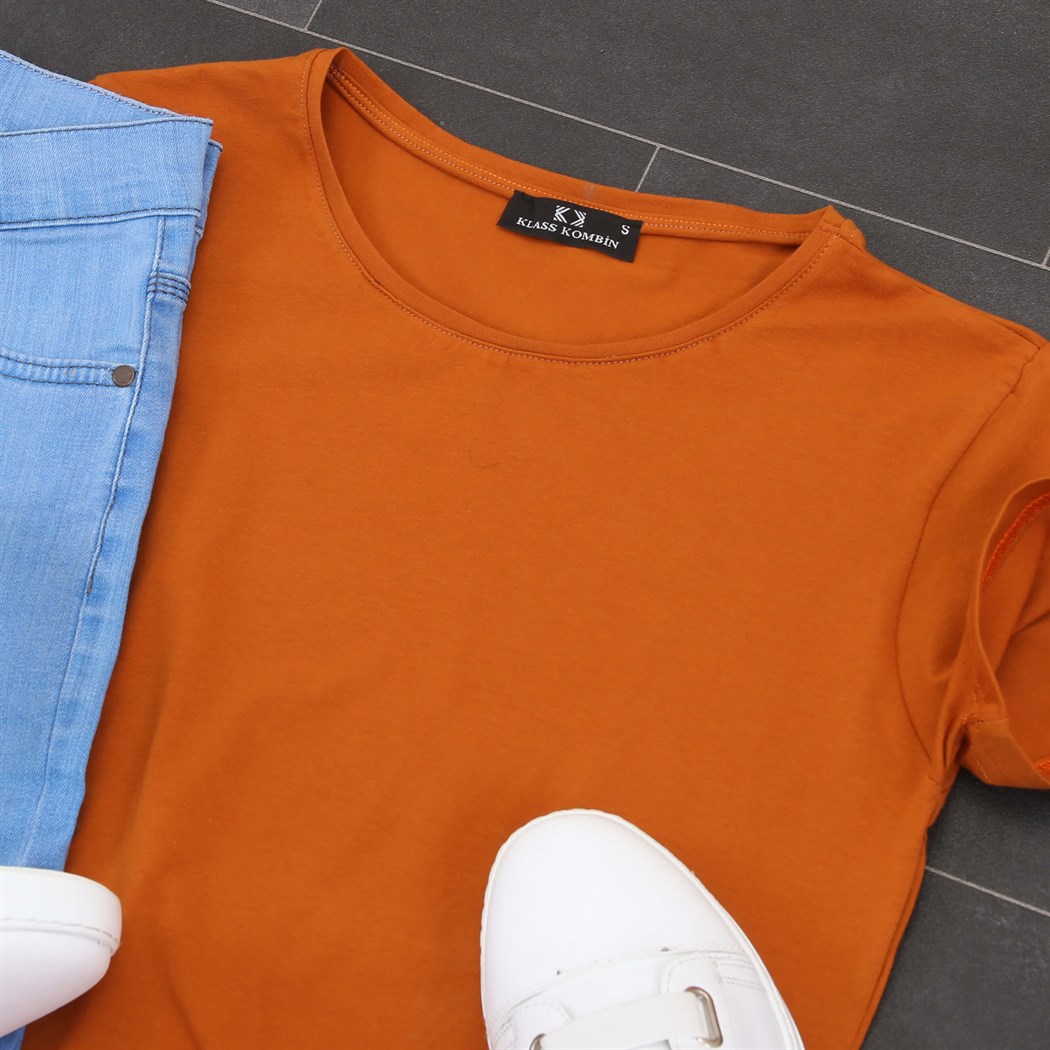 Kiremit T-Shirt Kot Şort Klasik Ayakkabı Kombini 