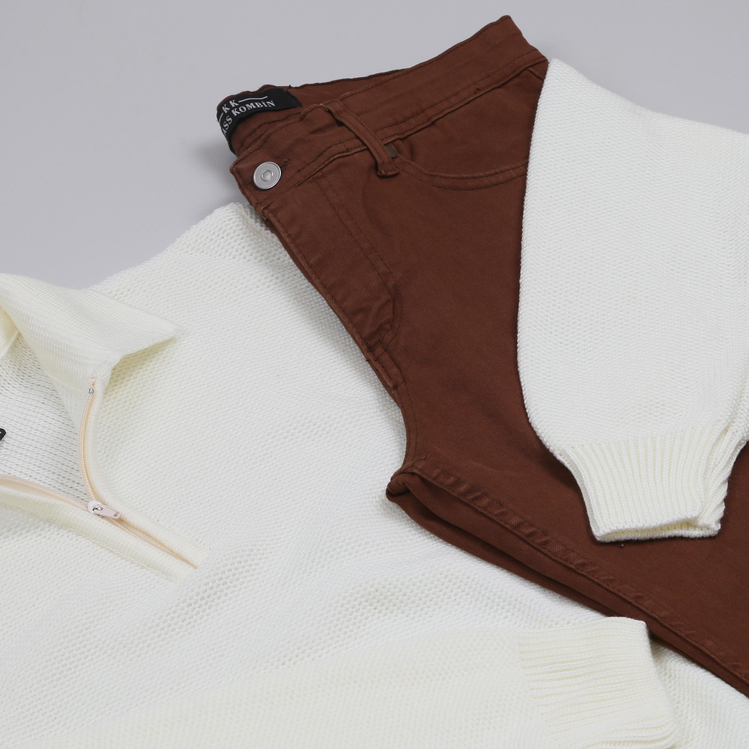 Kırık Beyaz Kazak Kot Pantolon Ayakkabı Kombini