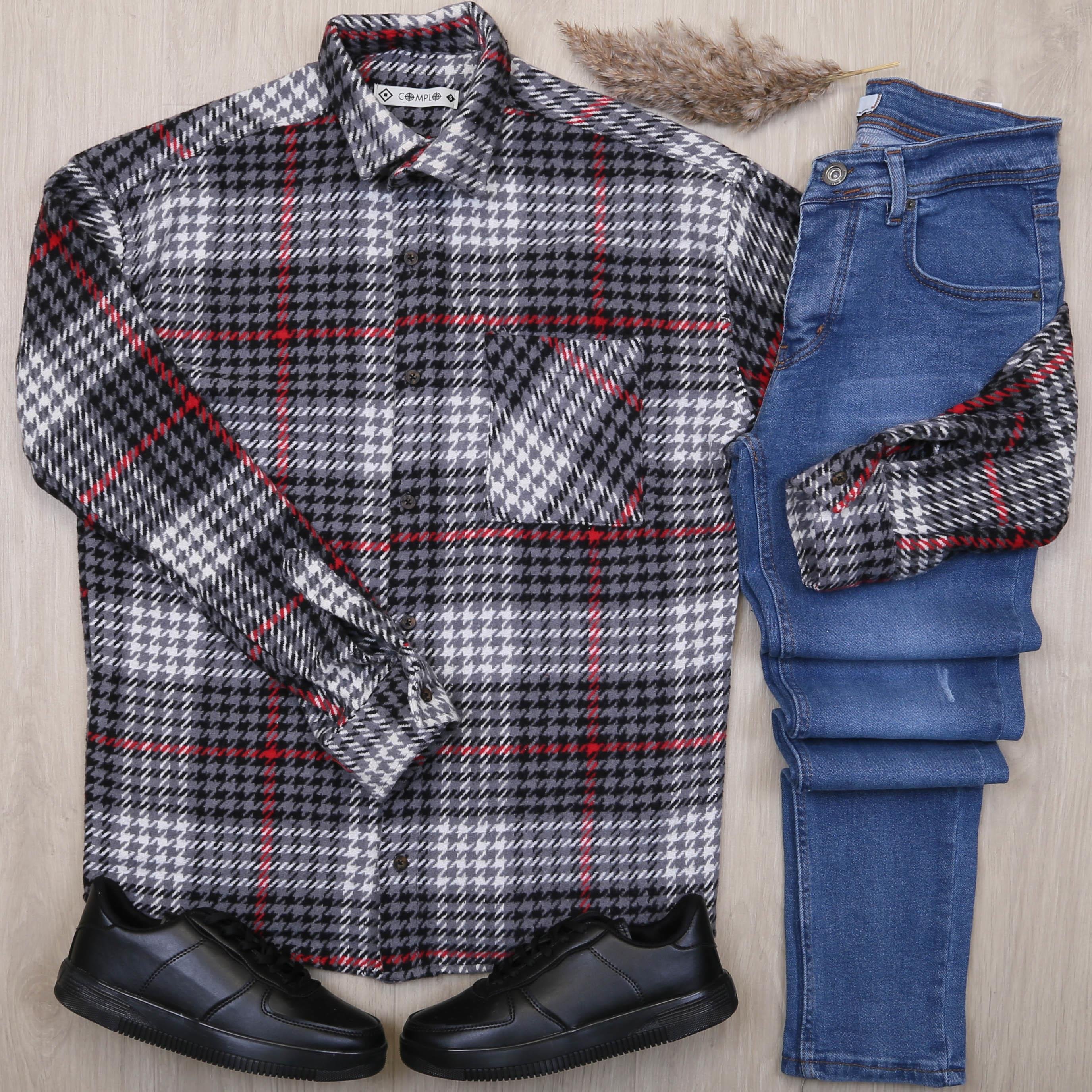 Kırmızı Çizgili Ekose Gömlek Ayakkabı Mavi Kot Pantolon Kombin