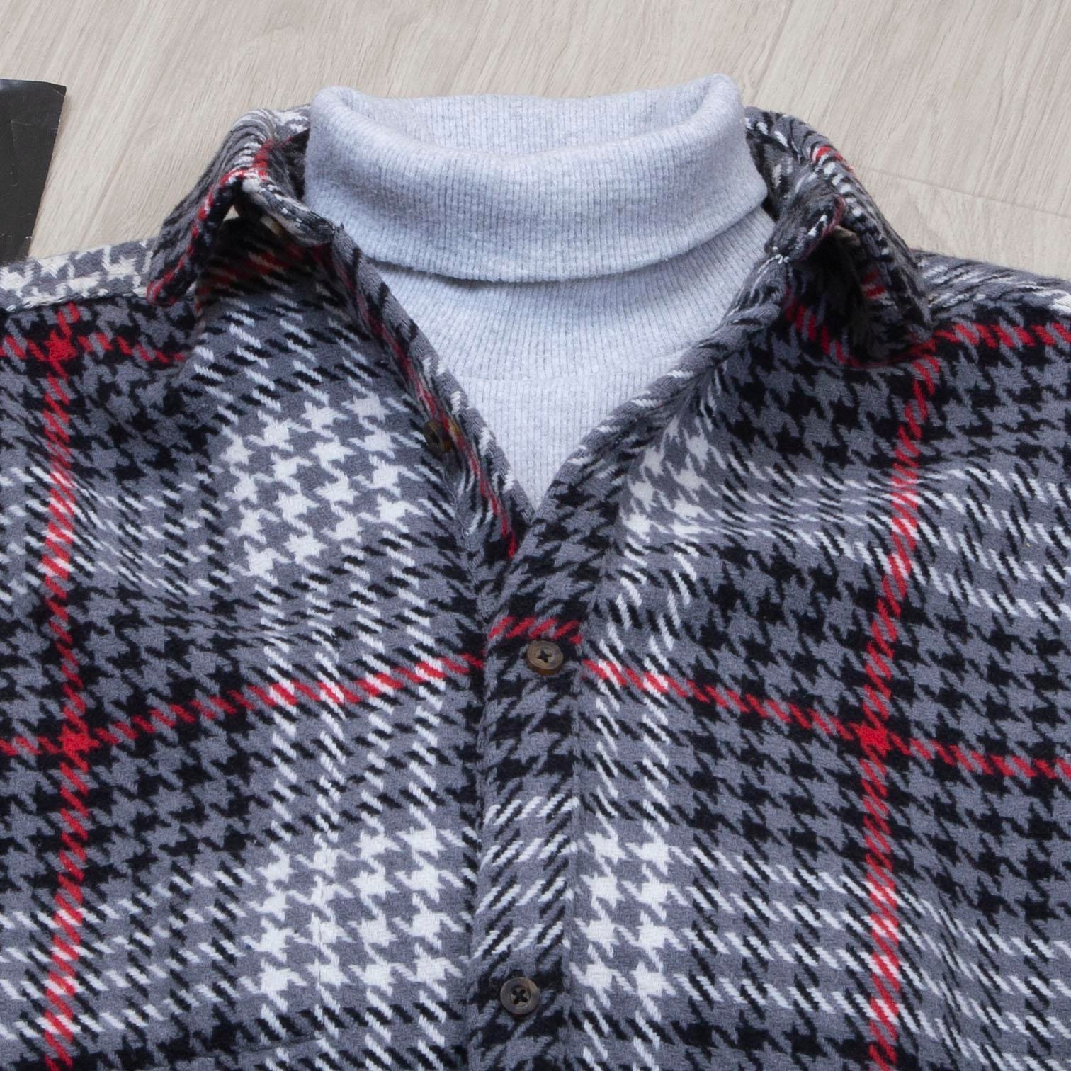 Kırmızı Çizgili Ekose Gömlek Bot Lacivert Kot Pantolon Kombin