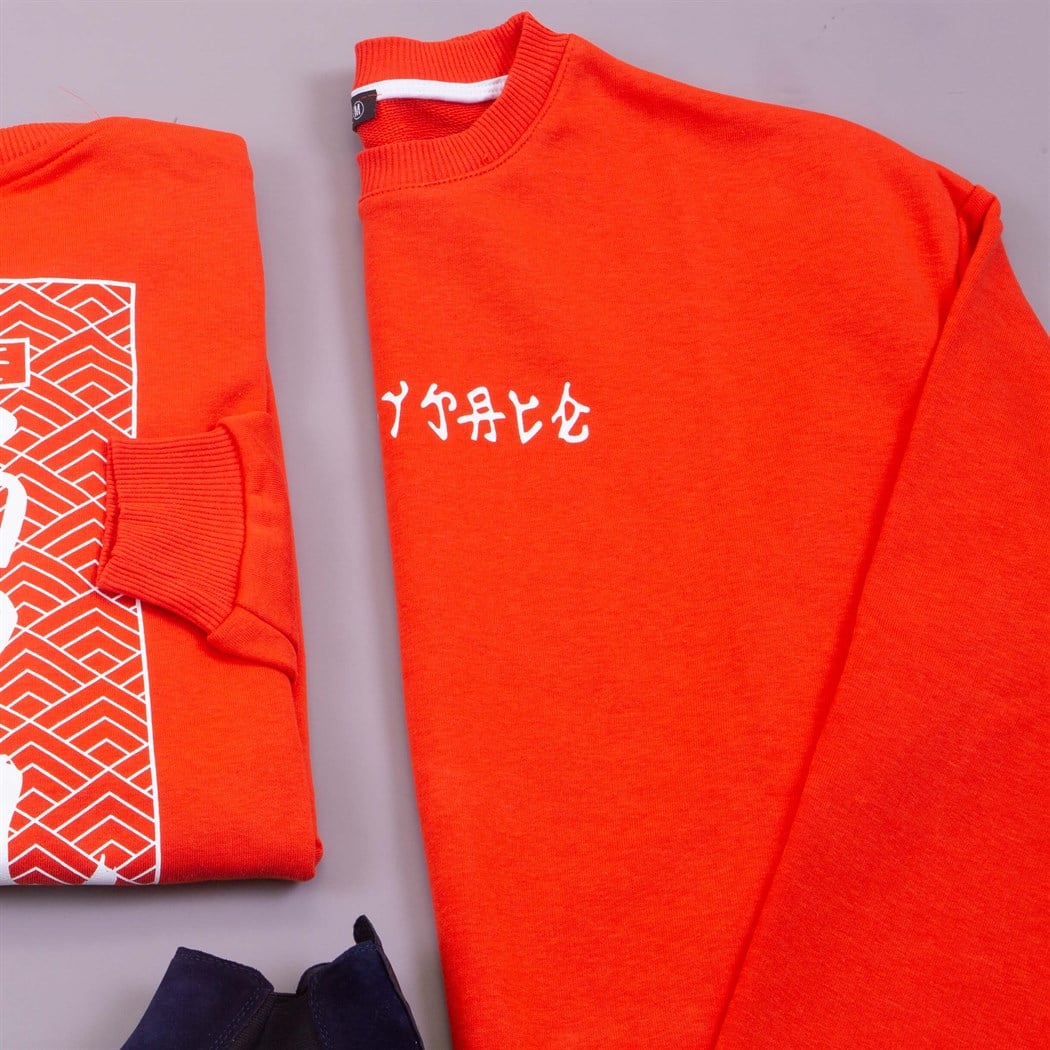 Kırmızı Sweat Pantolon Ayakkabı Kombin