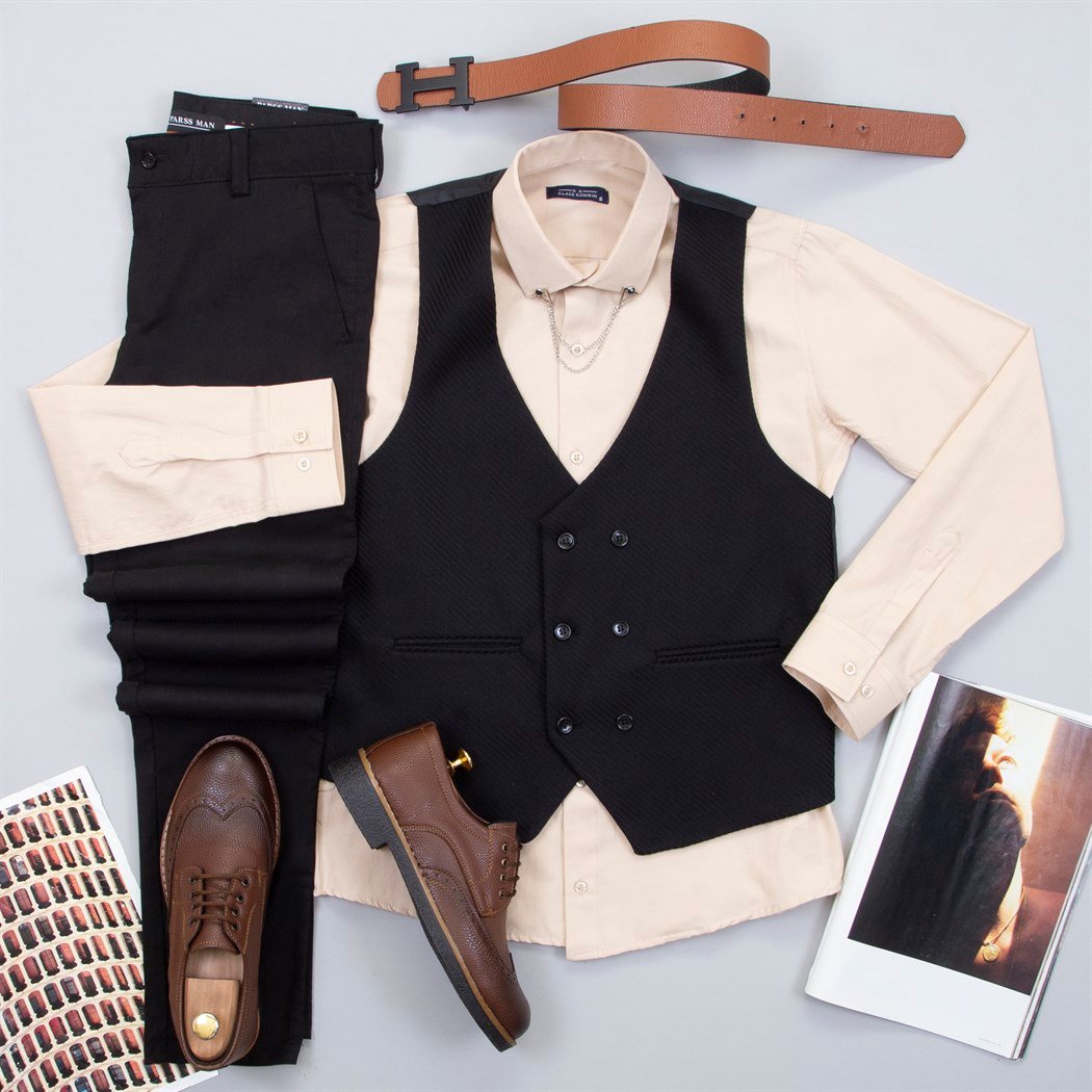 Klasik Siyah Yelek Gömlek Pantolon Ayakkabı Kombin