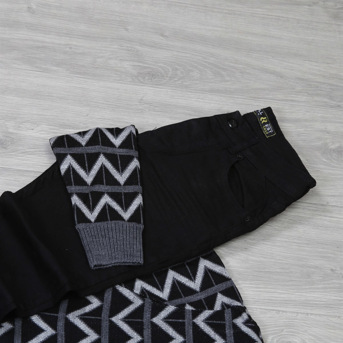 Kot Pantolon Siyah Gri Kazak Bot Kombini