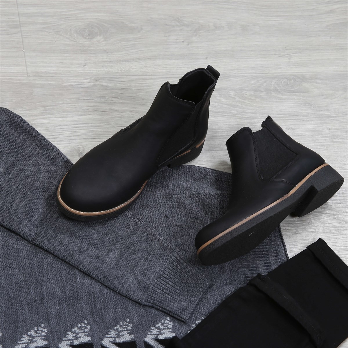 Kot Pantolon Siyah Gri Kazak Bot Kombini