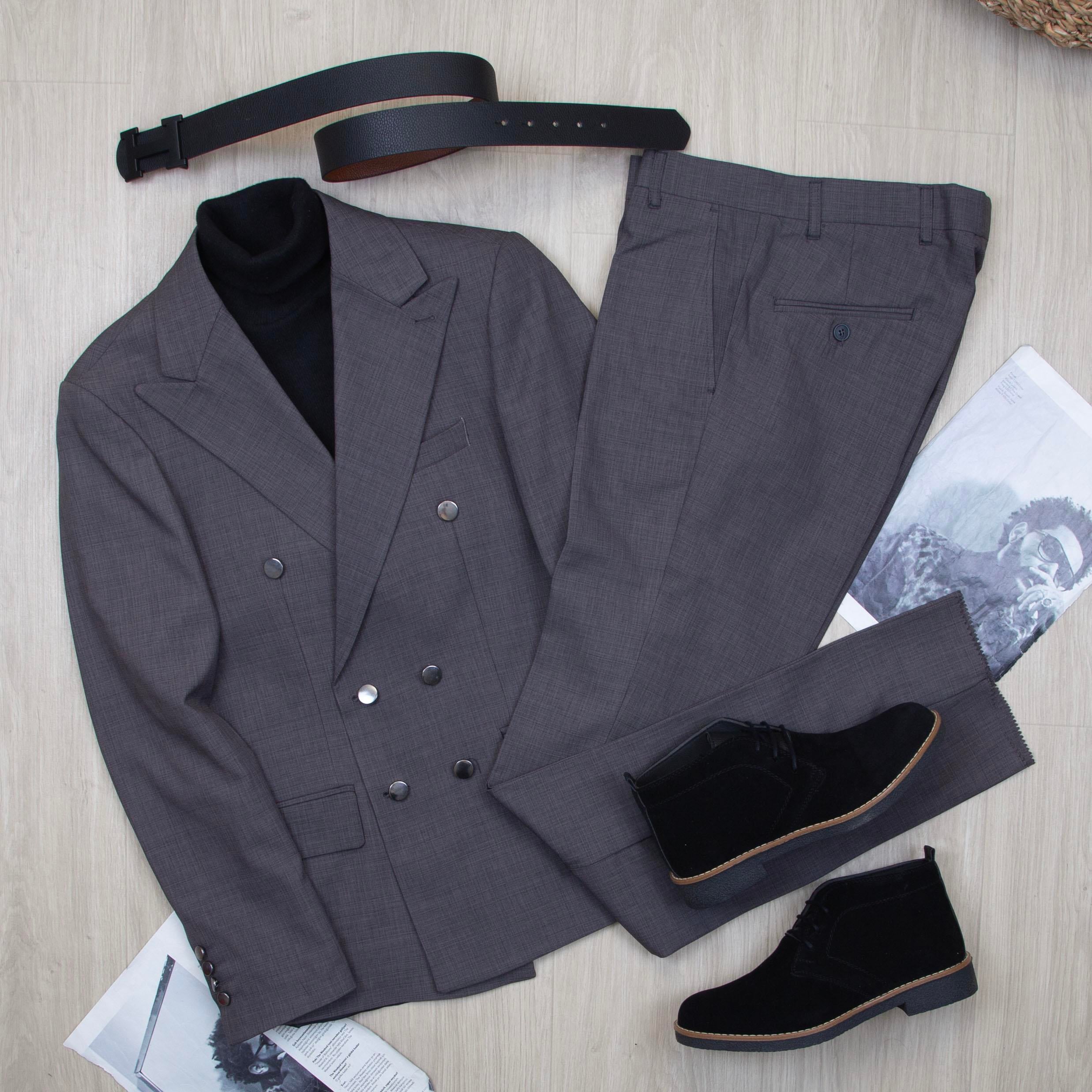 Koyu Gri Kruvaze Takım Elbise Kombini