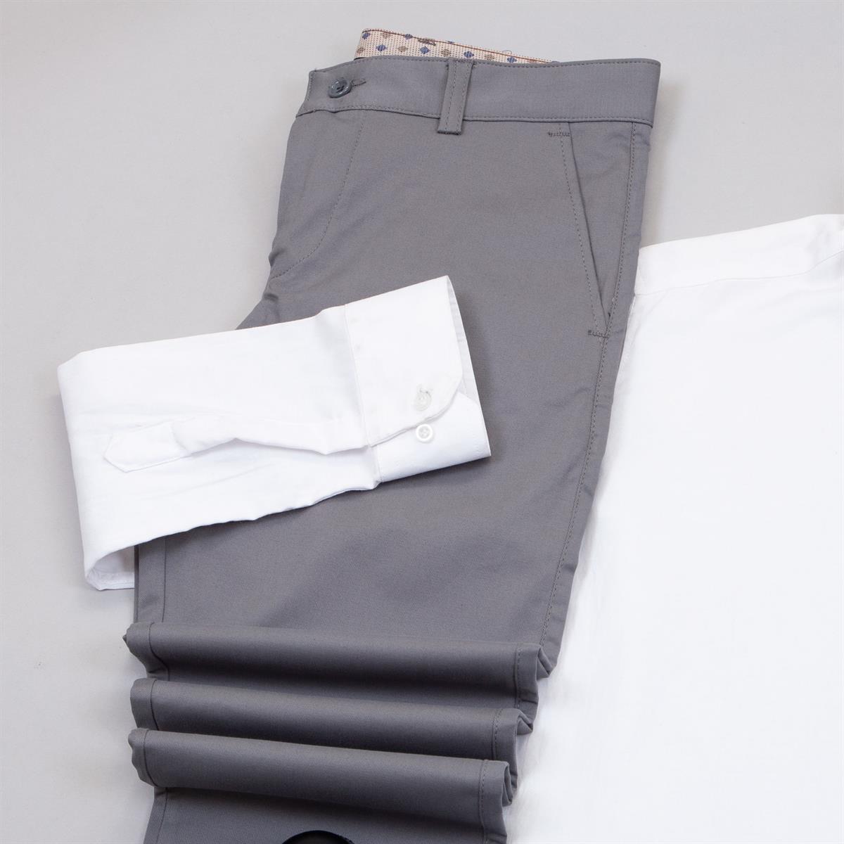 Koyu Gri Pantolon Beyaz Gömlek Ayakkabı Kombin