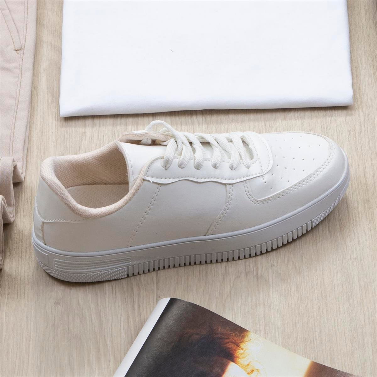 Koyu Kahve Kaşe Ceket Tişört Pantolon Ayakkabı Kombin