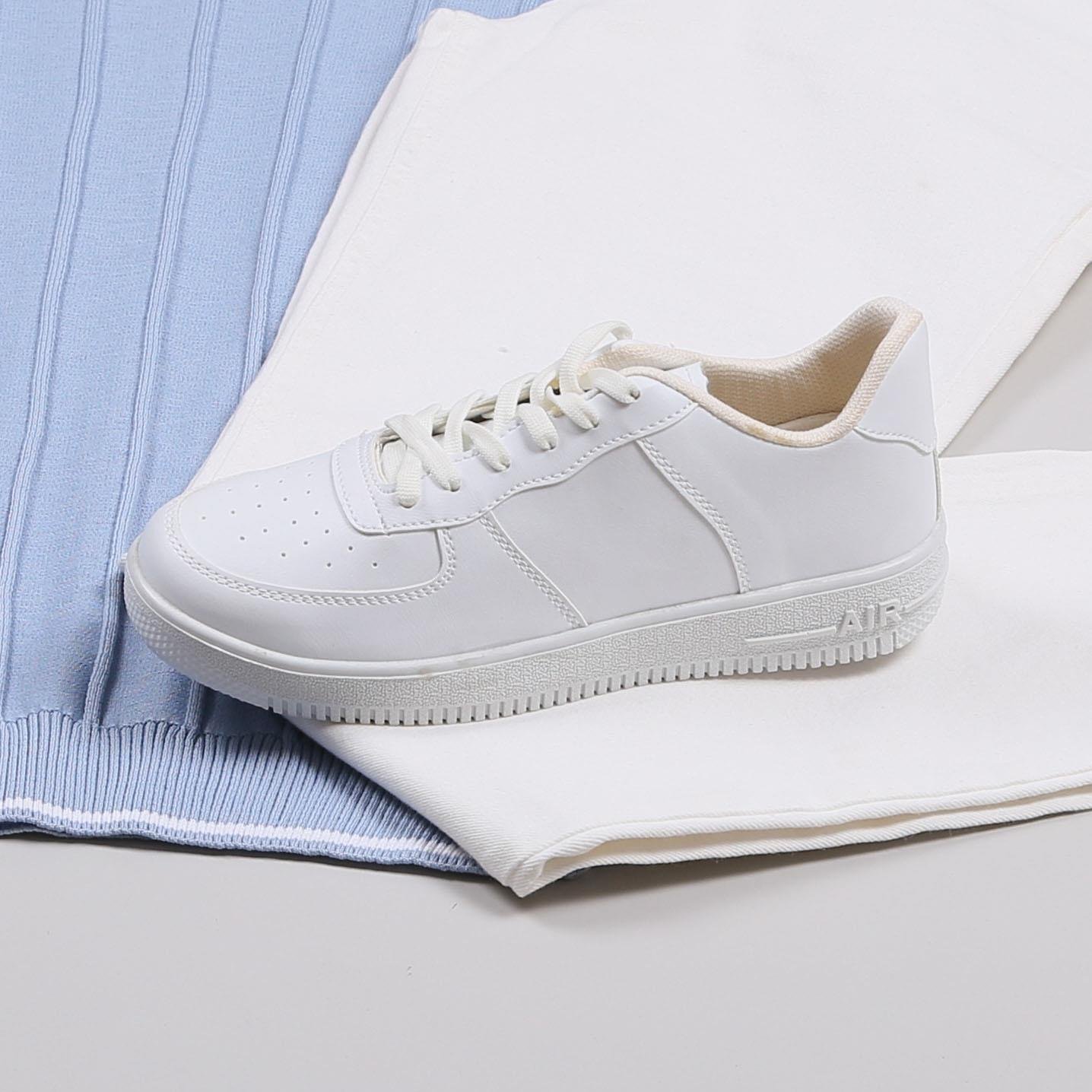 Koyu Mavi Triko Polo Yaka Tişört Pantolon Ayakkabı Kombin