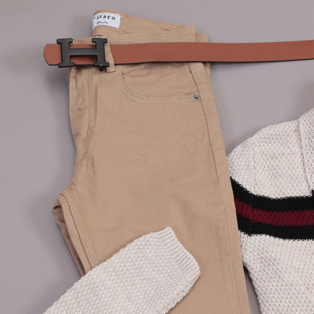 Krem Hırka Pantolon Ayakkabı Kombini