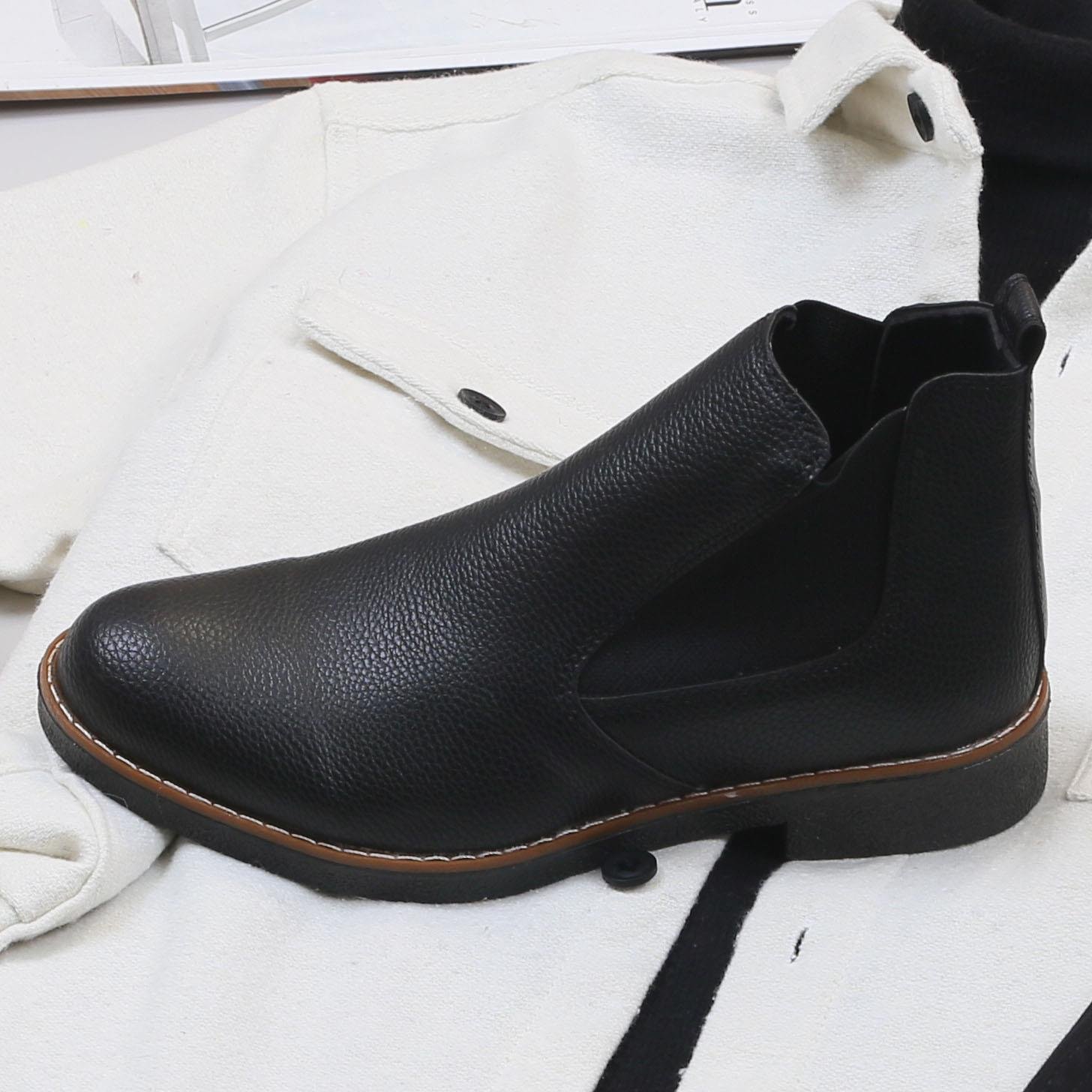 Krem Kaşe Gömlek Boğazlı Body Pantolon Bot Kombin