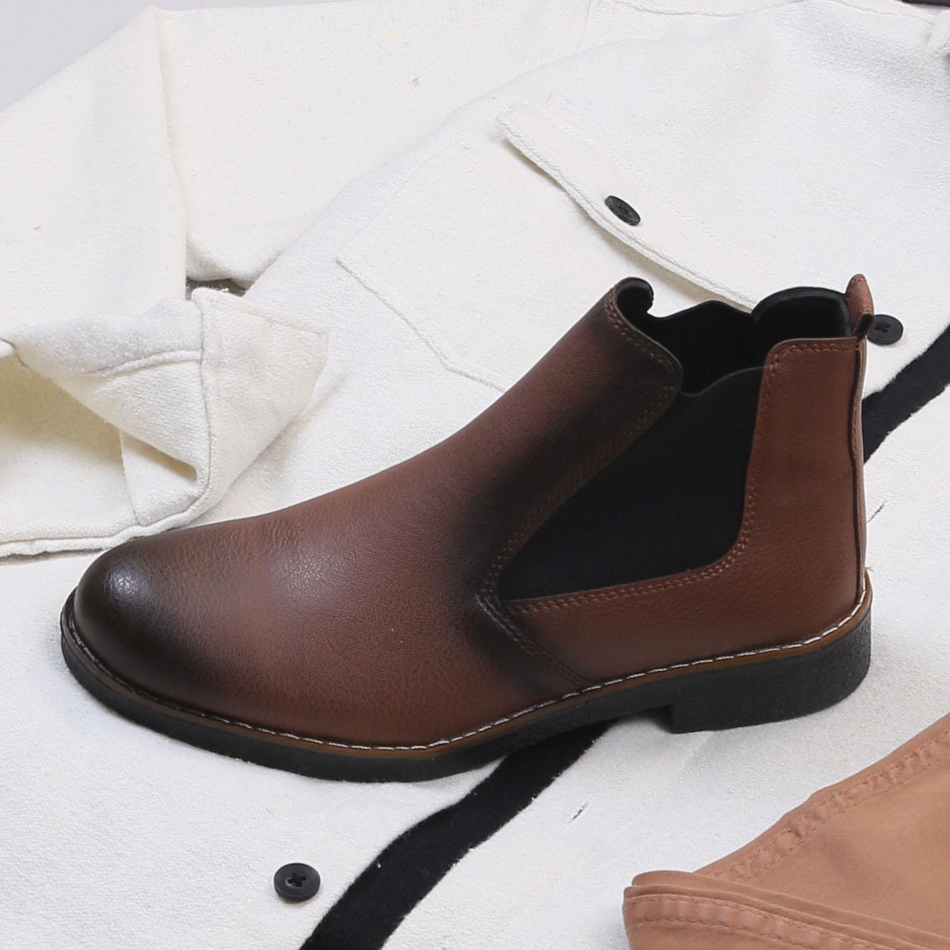 Krem Kaşe Gömlek Boğazlı Body Pantolon Bot Kombin