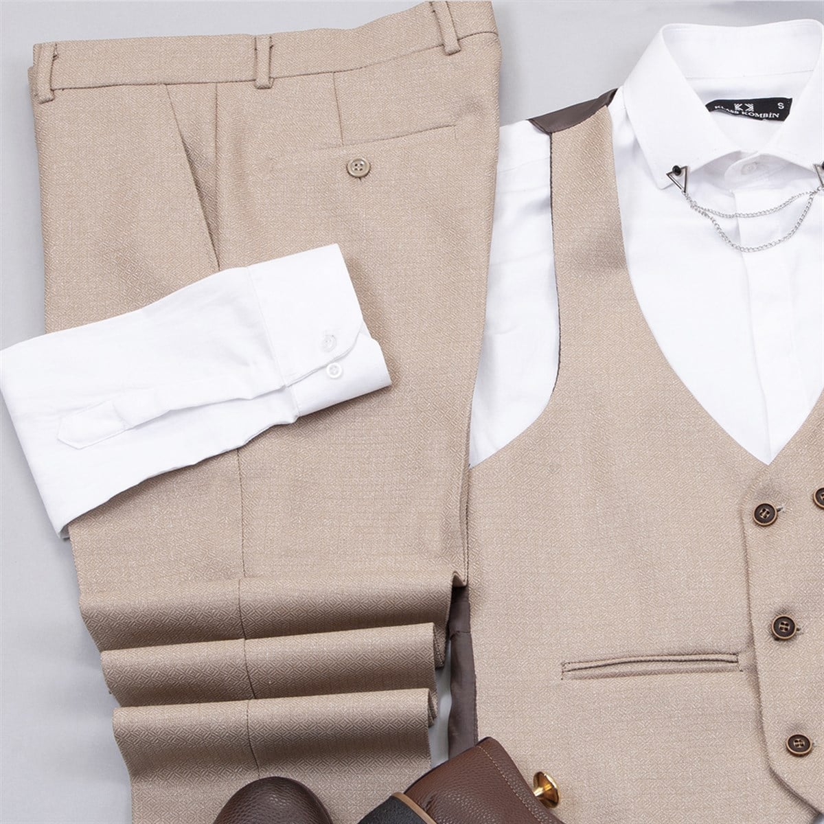 Krem Takım Elbise Kombini