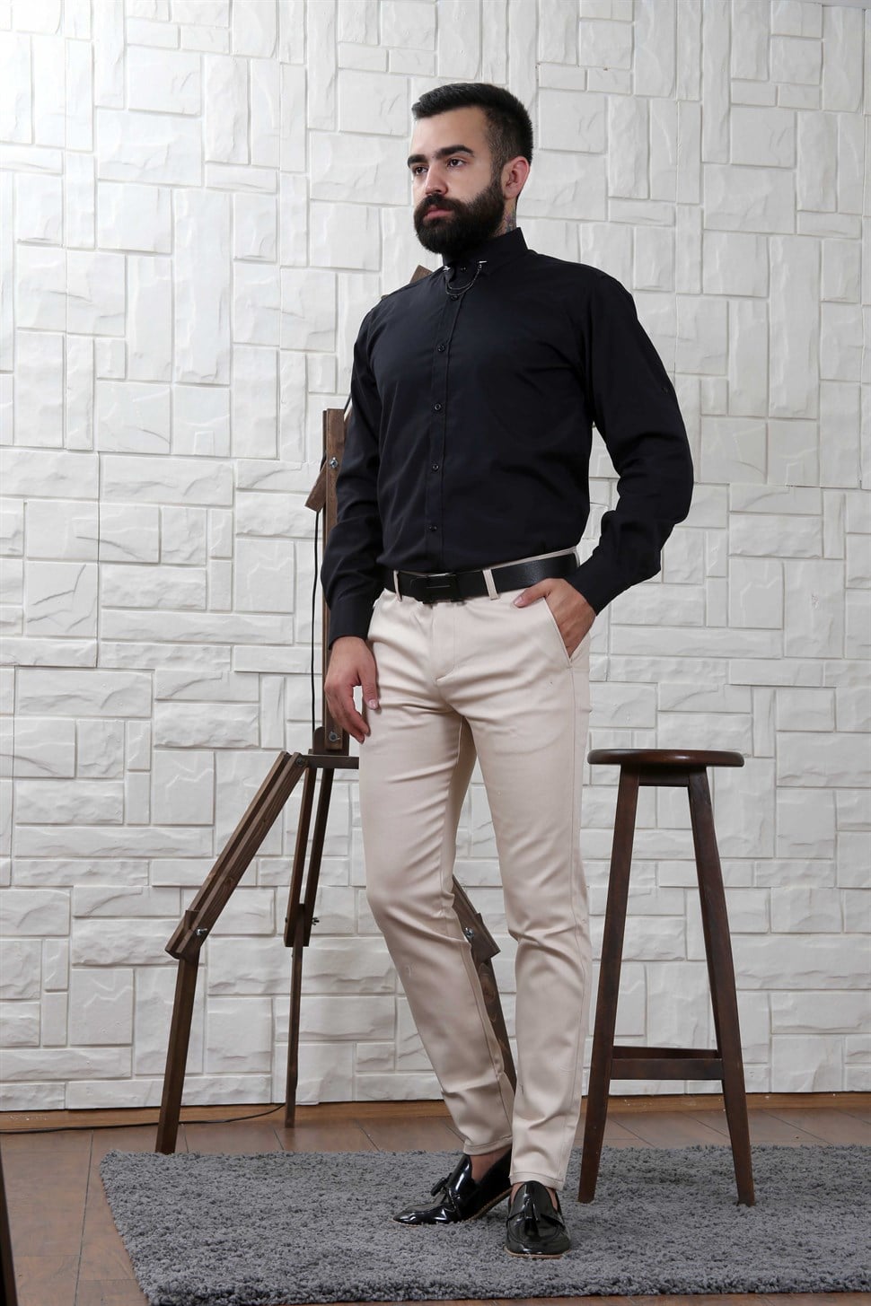 Kumaş Pantolon Siyah Gömlek Ayakkabı Kombini