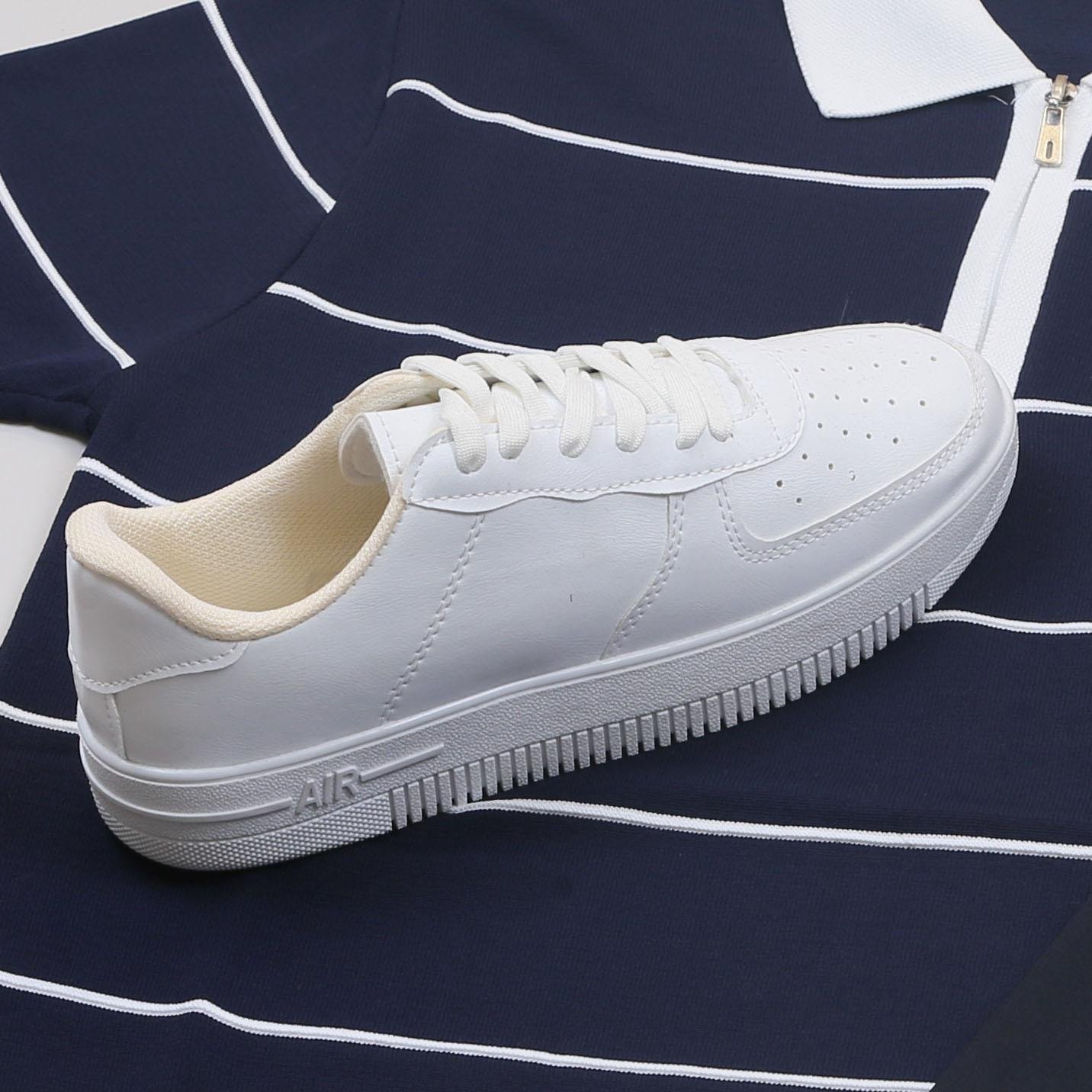 Lacivert Beyaz Çizgili Polo Yaka Tişört Pantolon Ayakkabı Kombin