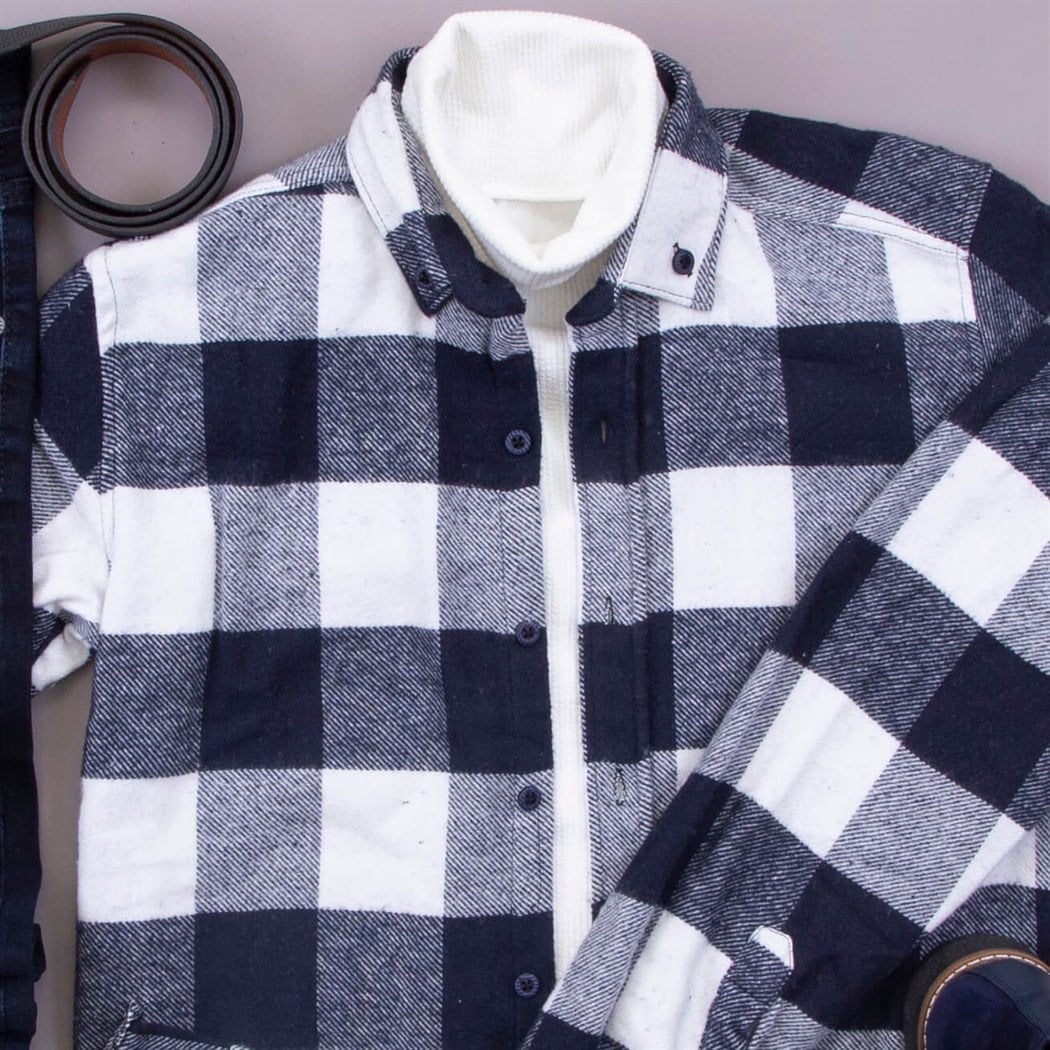 Lacivert Beyaz Kazak Pantolon Bot Kombin