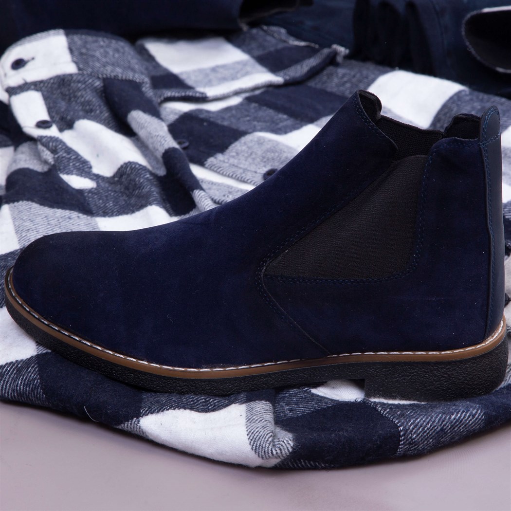 Lacivert Beyaz Kazak Pantolon Bot Kombin