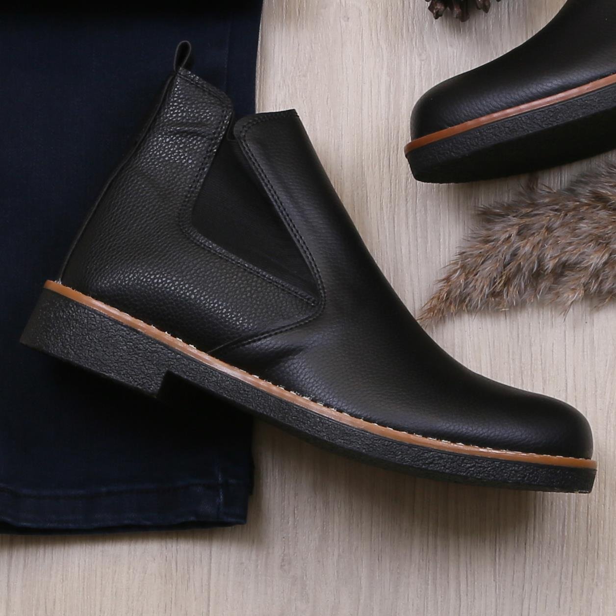 Lacivert Blazer Ceket Boğazlı Body Pantolon Bot Kombin