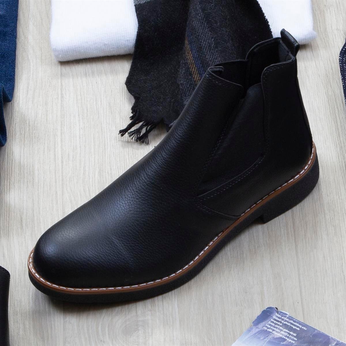 Lacivert Blazer Ceket Boğazlı Body Pantolon Bot Kombin