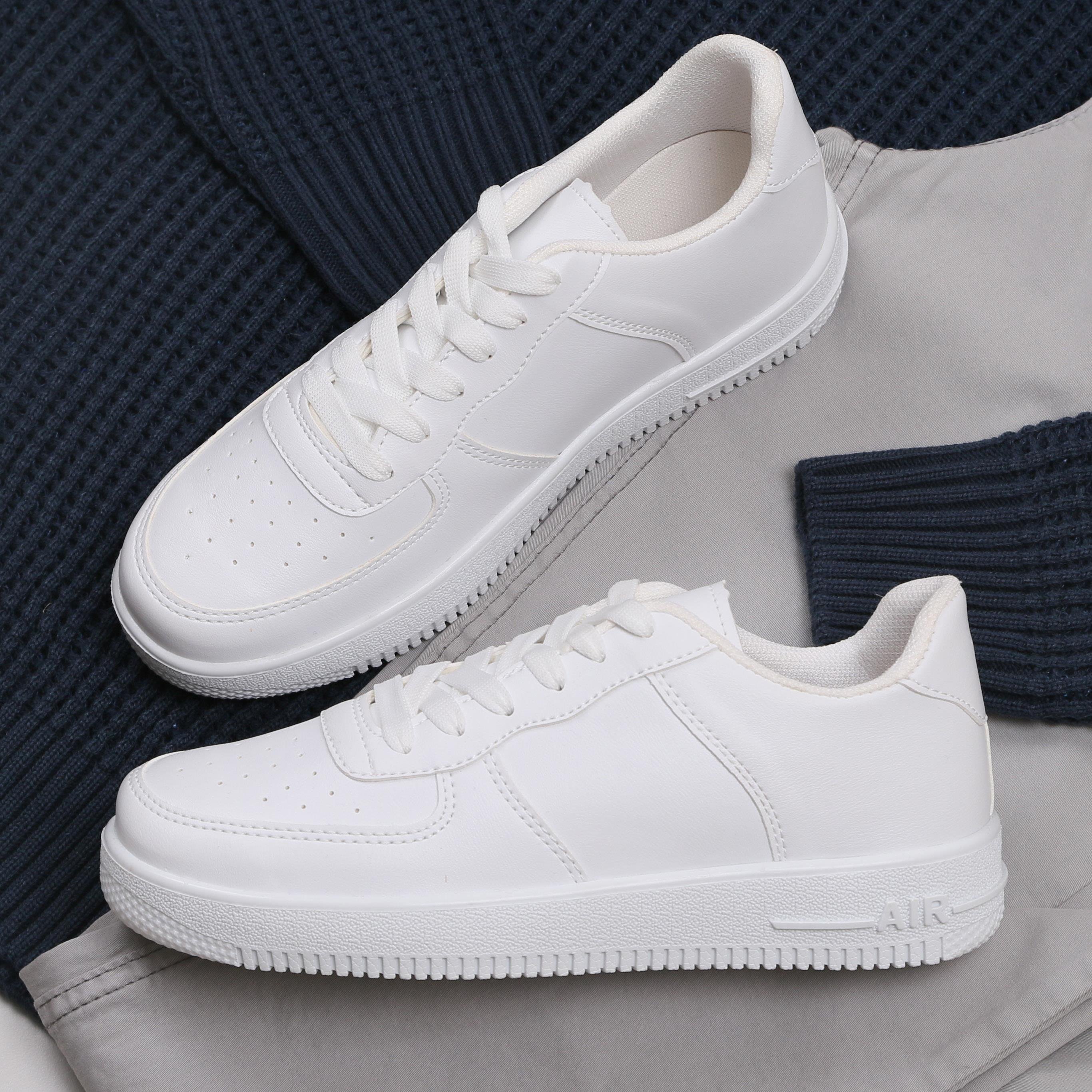 Lacivert Boğazlı Kazak Kot Pantolon Ayakkabı Kombini