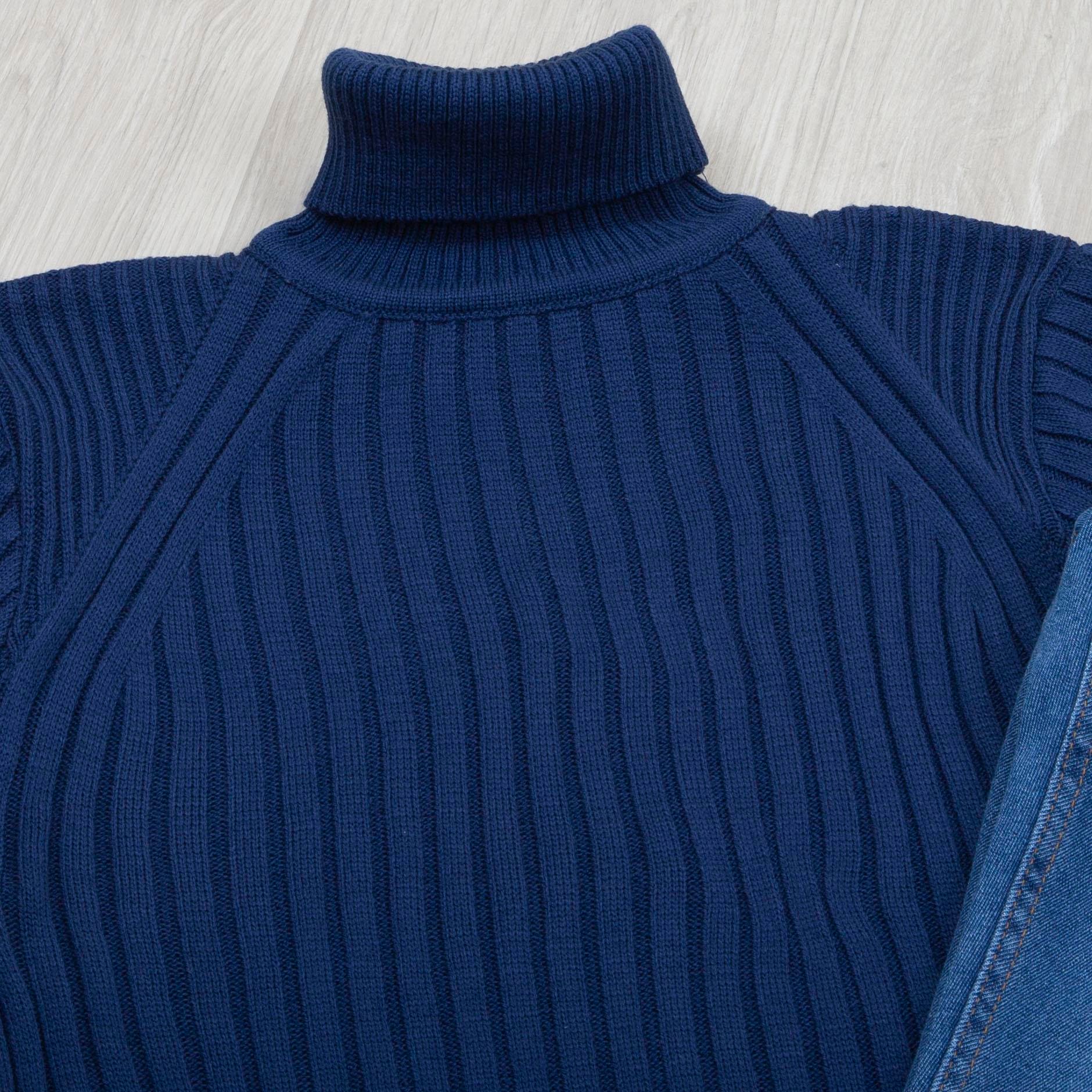 Lacivert Boğazlı Triko Kazak Pantolon Bot Kombin