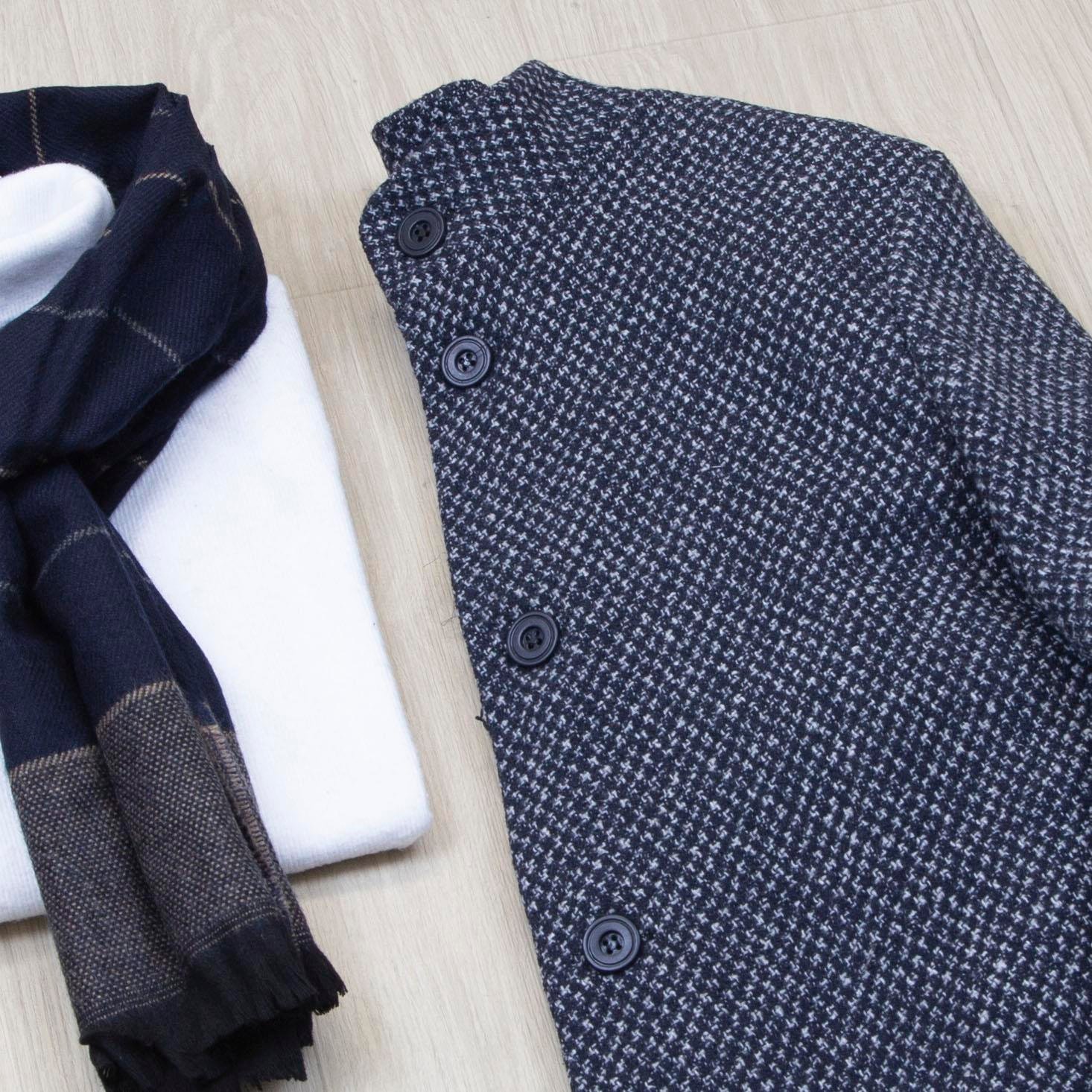 Lacivert Desenli Kaşe Kaban Boğazlı Body Pantolon Bot Kombin