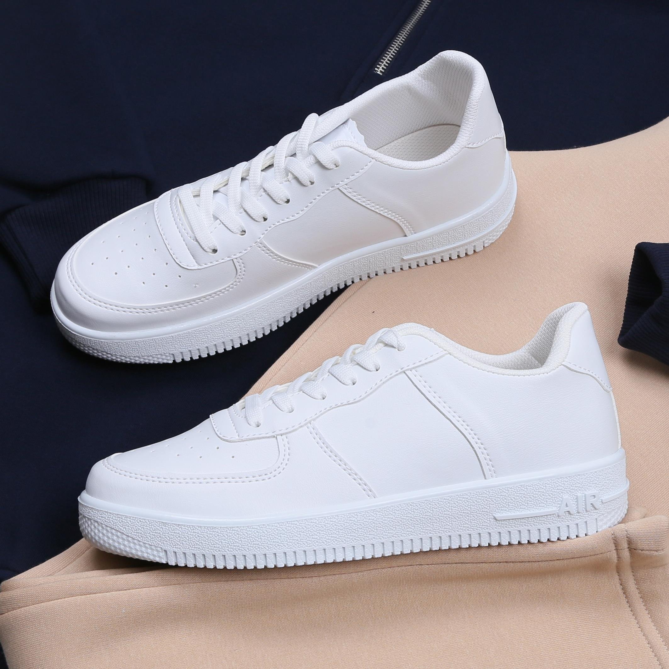 Lacivert Dikyaka Sweatshirt Eşofman Altı Ayakkabı Kombini