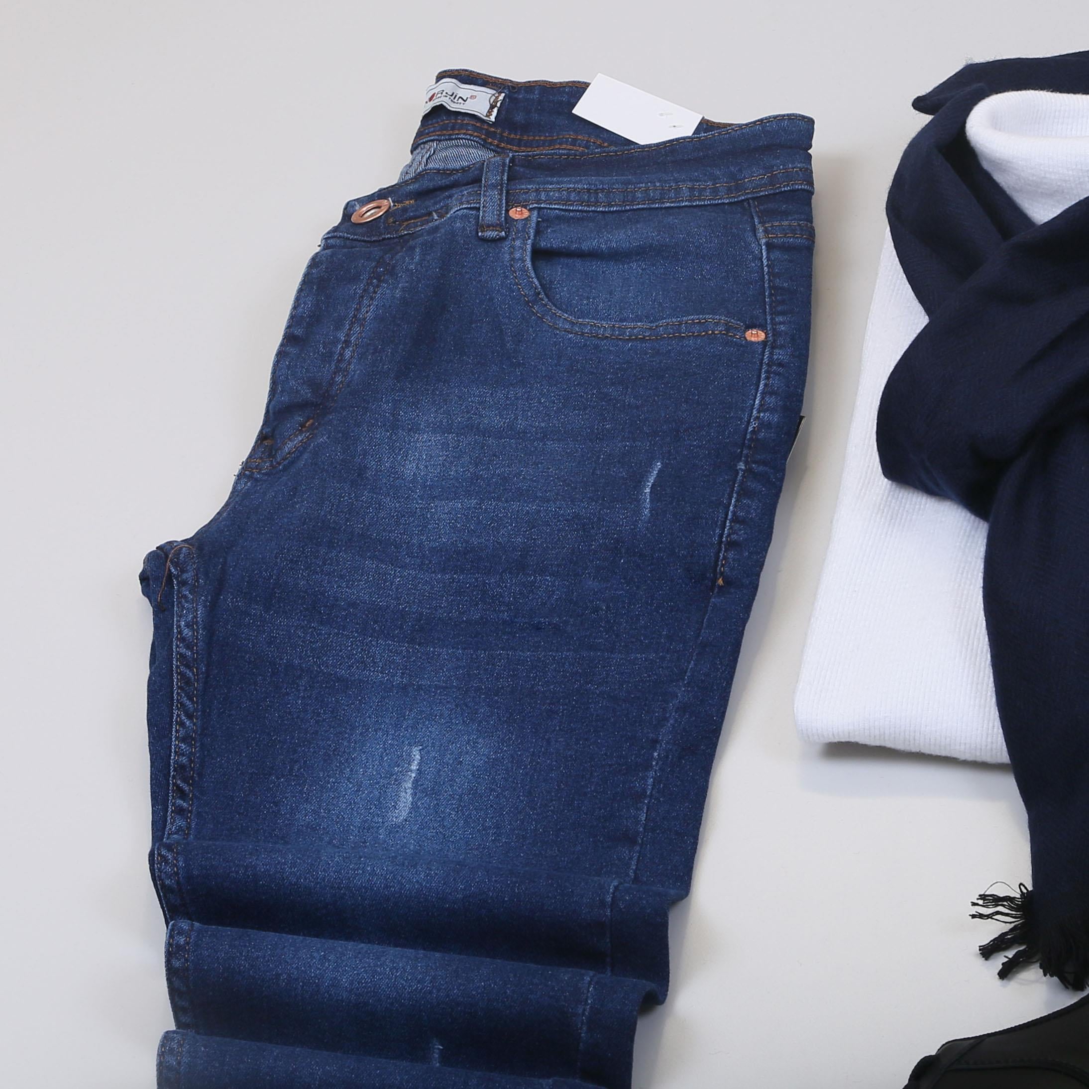 Lacivert Kaban Boğazlı Body Pantolon Ayakkabı Kombin