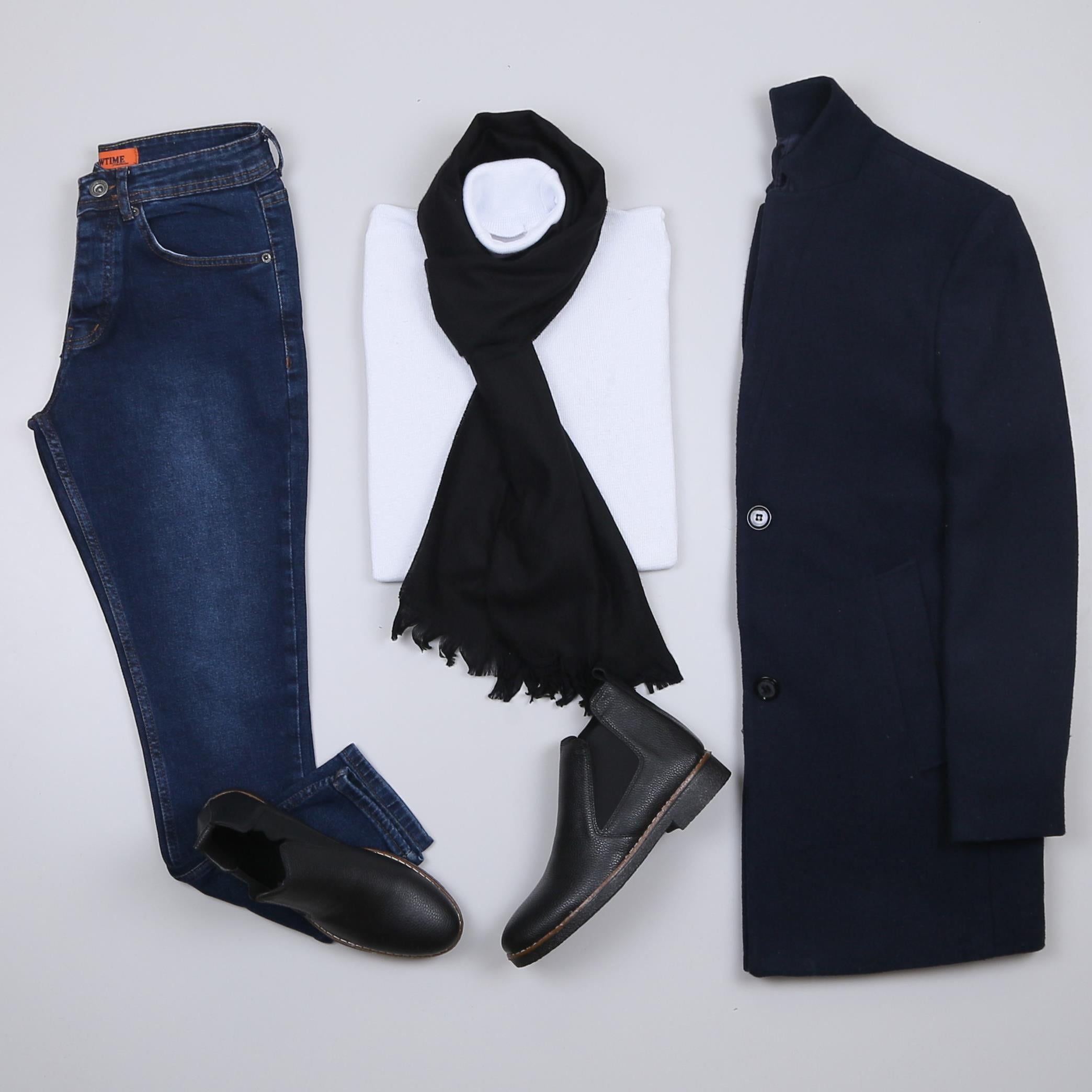 Lacivert Kaşe Kaban Boğazlı Body Kot Pantolon Bot Kombini