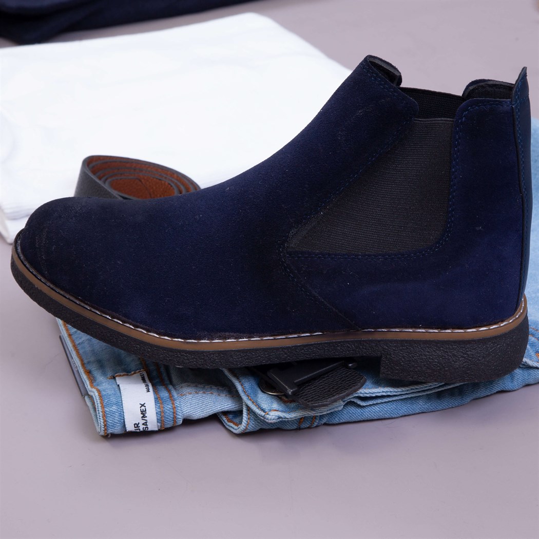 lacivert kaşe mont kazak pantolon bot kombini