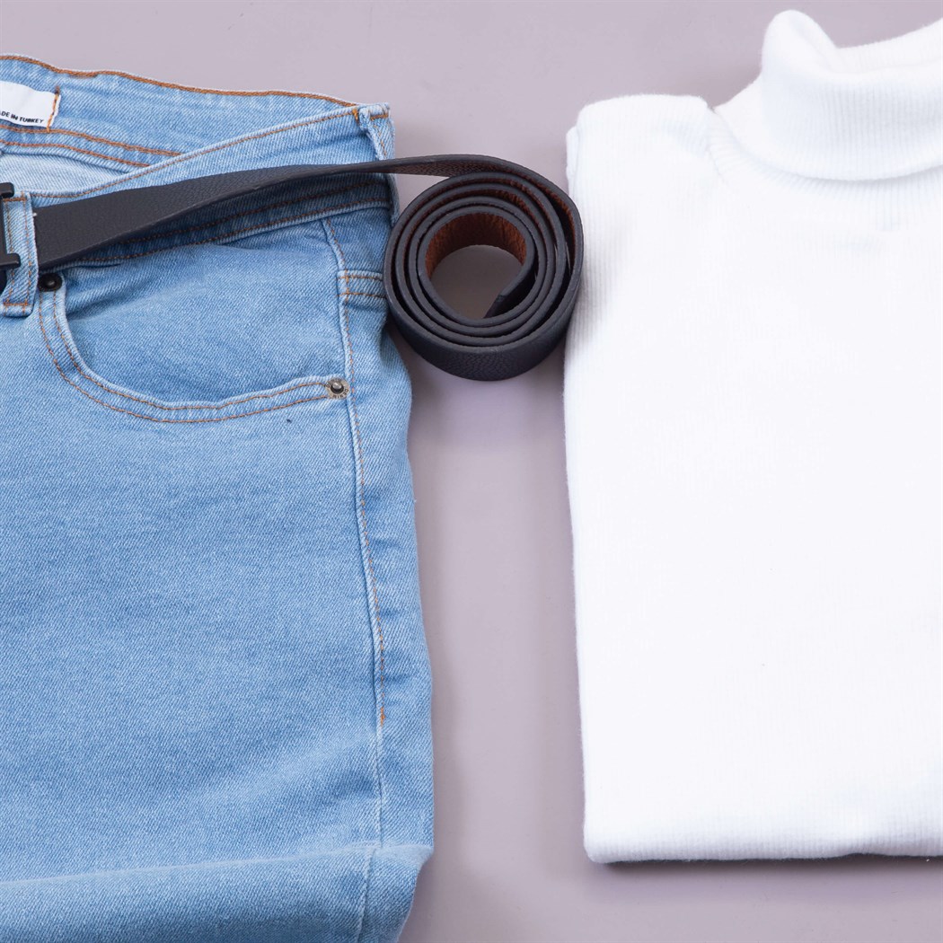 lacivert kaşe mont kazak pantolon bot kombini