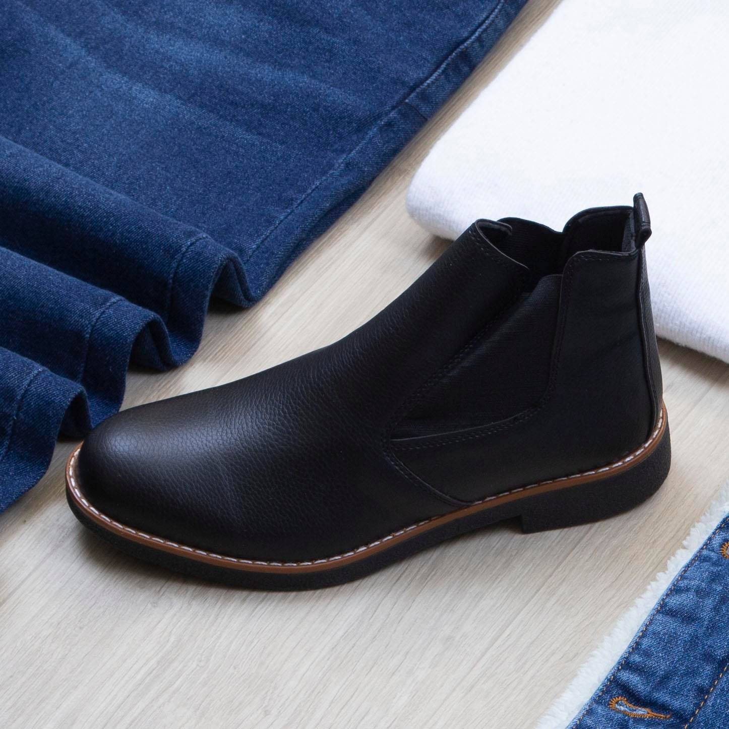 Lacivert Kürklü Kot Ceket Boğazlı Body Pantolon Bot Kombin