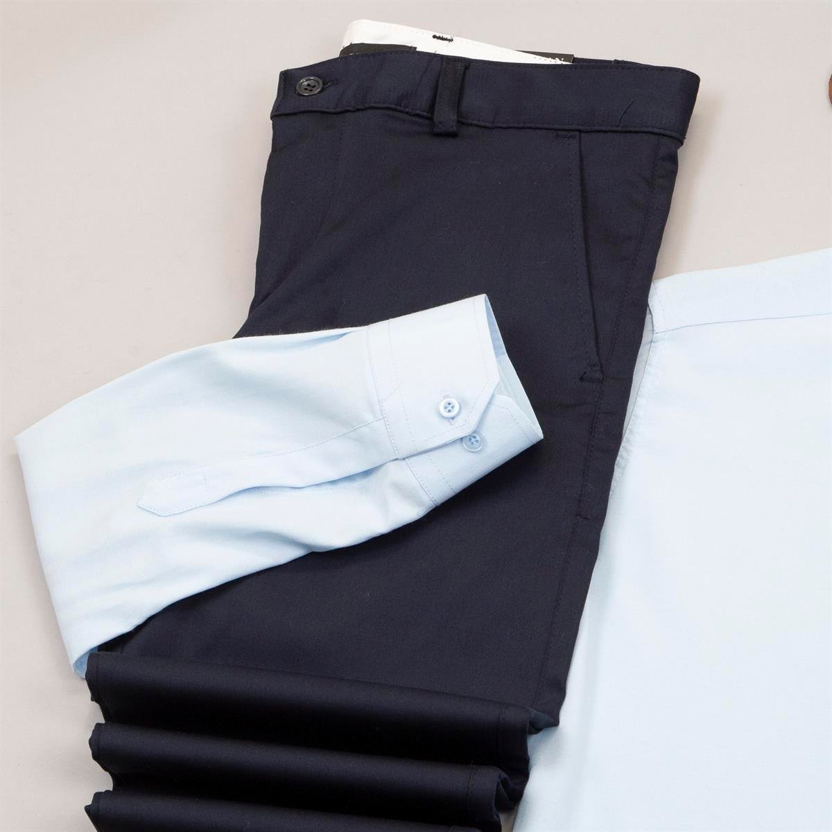 Lacivert Pantolon Mavi Gömlek Ayakkabı Kombin