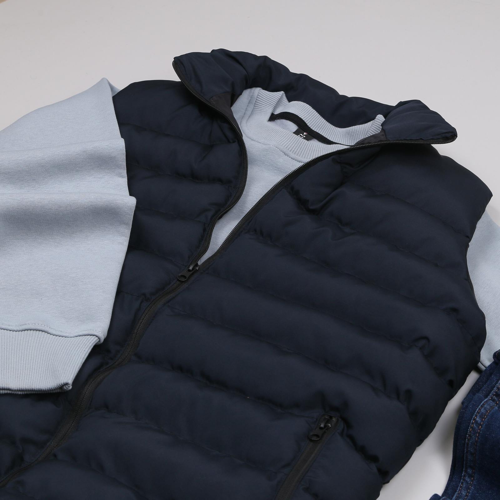 Lacivert Şişme Yelek mavi Sweatshirt kot pantolon Ayakkabı Kombin